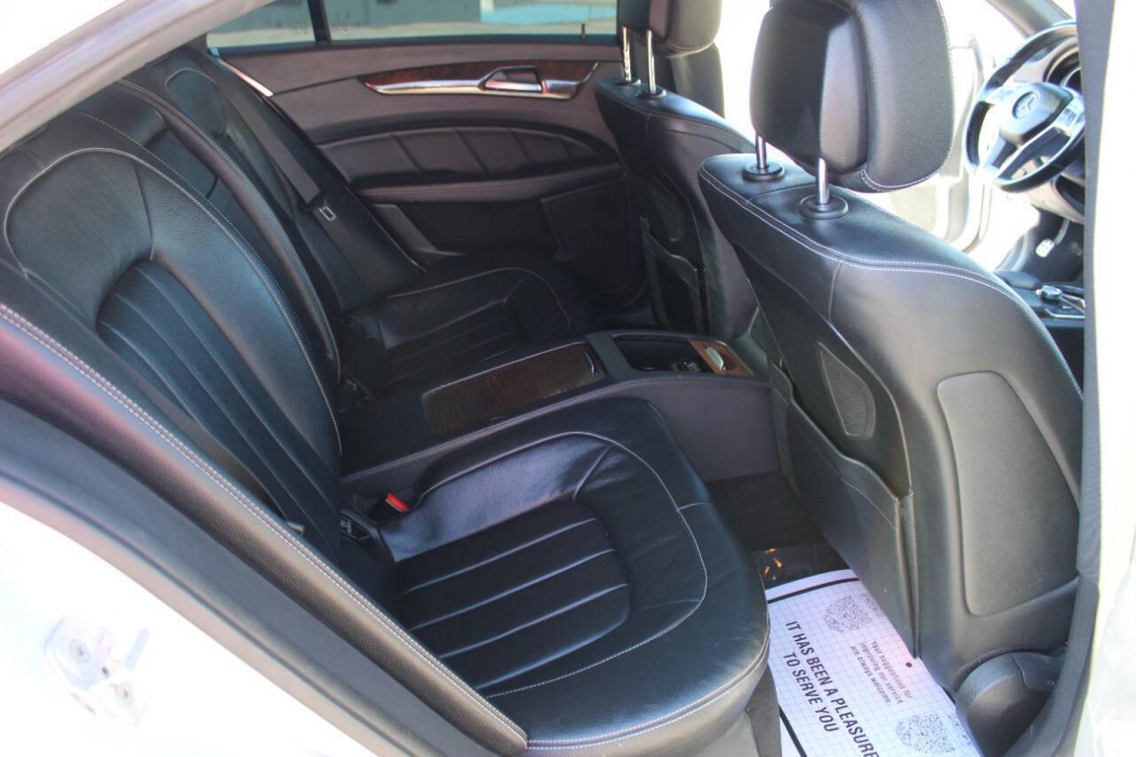 2014 Black Mercedes-Benz CLS CLS550 4MATIC (WDDLJ9BB8EA) with an 4.7L Twin Turbo V8 402hp 443ft. lbs. 4.7L V8 engine, Automatic 7-Speed transmission, located at 4301 NW 39th , Oklahoma City, OK, 73112, (405) 949-5600, 35.512135, -97.598671 - NO DRIVERS LICENSE - NO FULL COVERAGE INSURANCE - NO CREDIT CHECK. COME ON OVER TO SUPERSPORTS AND TAKE A LOOK AND TEST DRIVE PLEASE GIVE US A CALL AT (405) 949-5600. NO LICENCIA DE MANEJAR- NO SEGURO DE COBERTURA TOTAL- NO VERIFICACION DE CREDITO. POR FAVOR VENGAN A SUPERSPORTS, ECHE U- Photo#9