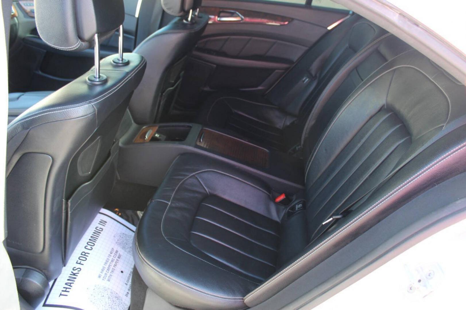 2014 Black Mercedes-Benz CLS CLS550 4MATIC (WDDLJ9BB8EA) with an 4.7L Twin Turbo V8 402hp 443ft. lbs. 4.7L V8 engine, Automatic 7-Speed transmission, located at 4301 NW 39th , Oklahoma City, OK, 73112, (405) 949-5600, 35.512135, -97.598671 - NO DRIVERS LICENSE - NO FULL COVERAGE INSURANCE - NO CREDIT CHECK. COME ON OVER TO SUPERSPORTS AND TAKE A LOOK AND TEST DRIVE PLEASE GIVE US A CALL AT (405) 949-5600. NO LICENCIA DE MANEJAR- NO SEGURO DE COBERTURA TOTAL- NO VERIFICACION DE CREDITO. POR FAVOR VENGAN A SUPERSPORTS, ECHE U- Photo#12