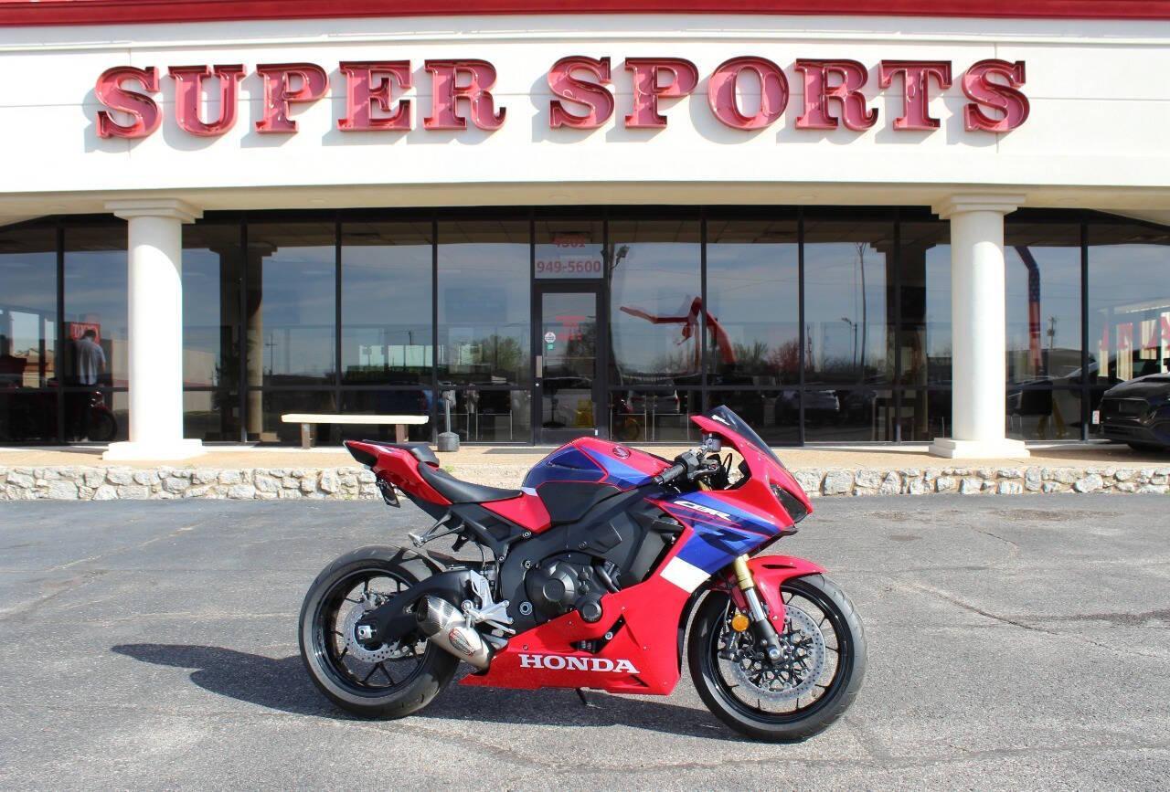 2023 Red Honda CBR - (JH2SC7755PK) with an 1000cc Unspecified engine, Manual 6-Speed transmission, located at 4301 NW 39th , Oklahoma City, OK, 73112, (405) 949-5600, 35.512135, -97.598671 - Photo#0