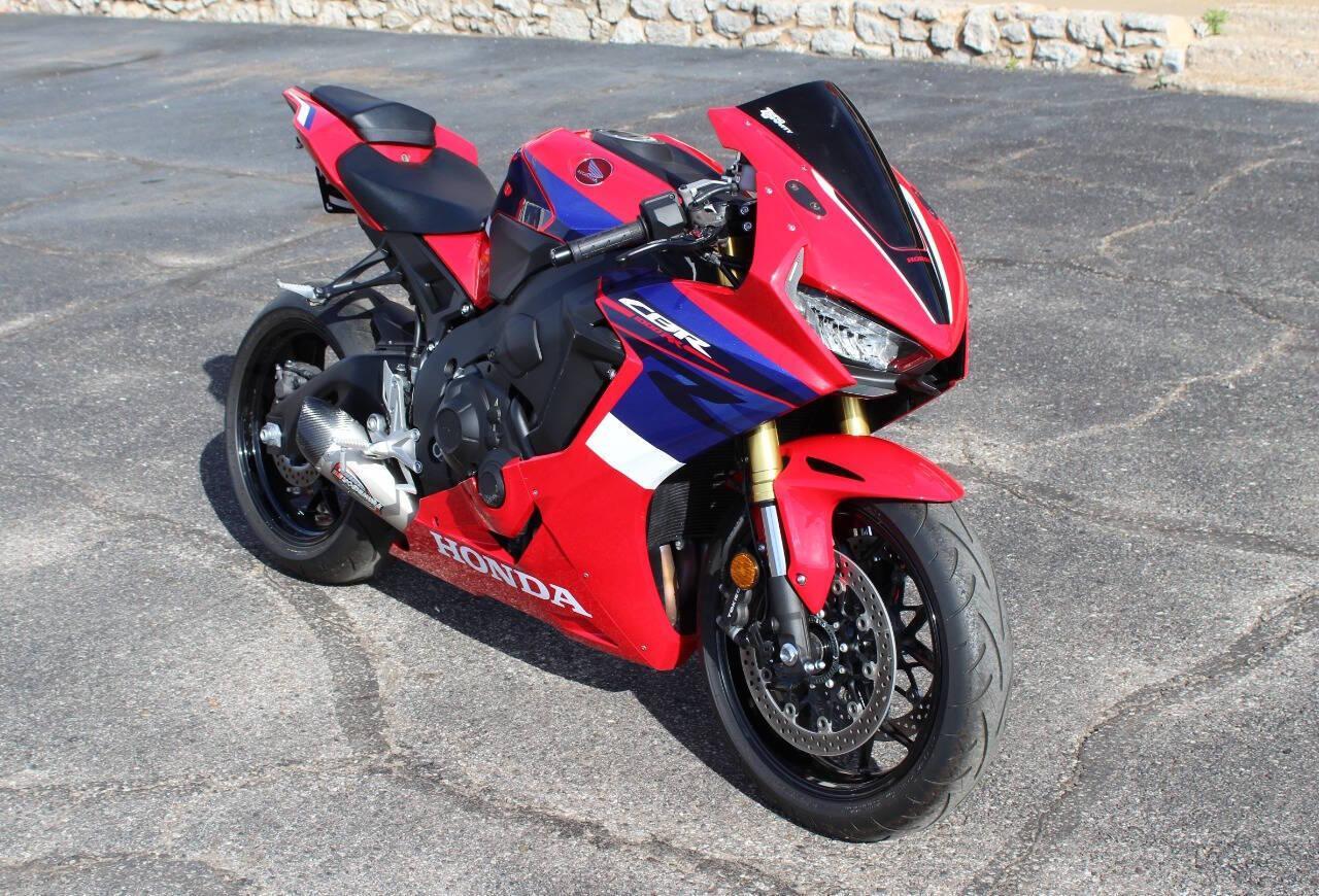 2023 Red Honda CBR - (JH2SC7755PK) with an 1000cc Unspecified engine, Manual 6-Speed transmission, located at 4301 NW 39th , Oklahoma City, OK, 73112, (405) 949-5600, 35.512135, -97.598671 - Photo#1