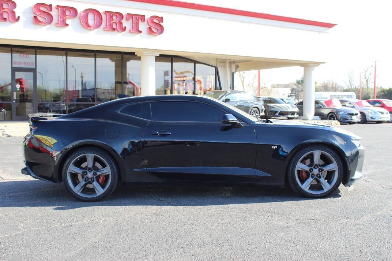 2016 Black Chevrolet Camaro 2SS Coupe (1G1FH1R79G0) with an 6.2L V8 455hp 455ft. lbs. 6.2L V8 engine, Automatic 8-Speed transmission, located at 4301 NW 39th , Oklahoma City, OK, 73112, (405) 949-5600, 35.512135, -97.598671 - NO DRIVERS LICENCE -NO FULL COVERAGE INSURANCE - NO CREDIT CHECK. COME ON OVER TO SUPERSPORTS, TAKE A LOOK AND TEST DRIVE. PLEASE GIVE US A CALL AT (405) 949-5600. NO LICENCIA DE CONDUCIR - NO SEGURO DE COBERTURA TOTAL - NO VERIFICACION DE CREDITO. VISITENOS EN SUPERSPORTS - Photo#1