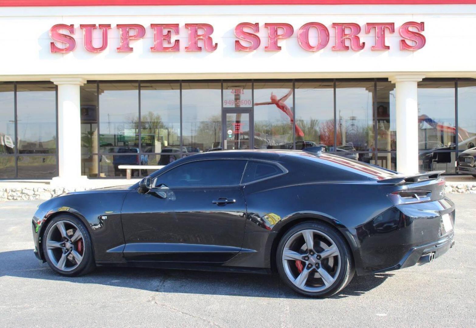 2016 Black Chevrolet Camaro 2SS Coupe (1G1FH1R79G0) with an 6.2L V8 455hp 455ft. lbs. 6.2L V8 engine, Automatic 8-Speed transmission, located at 4301 NW 39th , Oklahoma City, OK, 73112, (405) 949-5600, 35.512135, -97.598671 - NO DRIVERS LICENCE -NO FULL COVERAGE INSURANCE - NO CREDIT CHECK. COME ON OVER TO SUPERSPORTS, TAKE A LOOK AND TEST DRIVE. PLEASE GIVE US A CALL AT (405) 949-5600. NO LICENCIA DE CONDUCIR - NO SEGURO DE COBERTURA TOTAL - NO VERIFICACION DE CREDITO. VISITENOS EN SUPERSPORTS - Photo#3