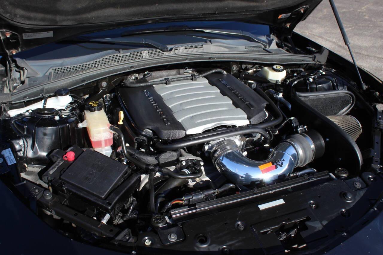 2016 Black Chevrolet Camaro 2SS Coupe (1G1FH1R79G0) with an 6.2L V8 455hp 455ft. lbs. 6.2L V8 engine, Automatic 8-Speed transmission, located at 4301 NW 39th , Oklahoma City, OK, 73112, (405) 949-5600, 35.512135, -97.598671 - NO DRIVERS LICENCE -NO FULL COVERAGE INSURANCE - NO CREDIT CHECK. COME ON OVER TO SUPERSPORTS, TAKE A LOOK AND TEST DRIVE. PLEASE GIVE US A CALL AT (405) 949-5600. NO LICENCIA DE CONDUCIR - NO SEGURO DE COBERTURA TOTAL - NO VERIFICACION DE CREDITO. VISITENOS EN SUPERSPORTS - Photo#6