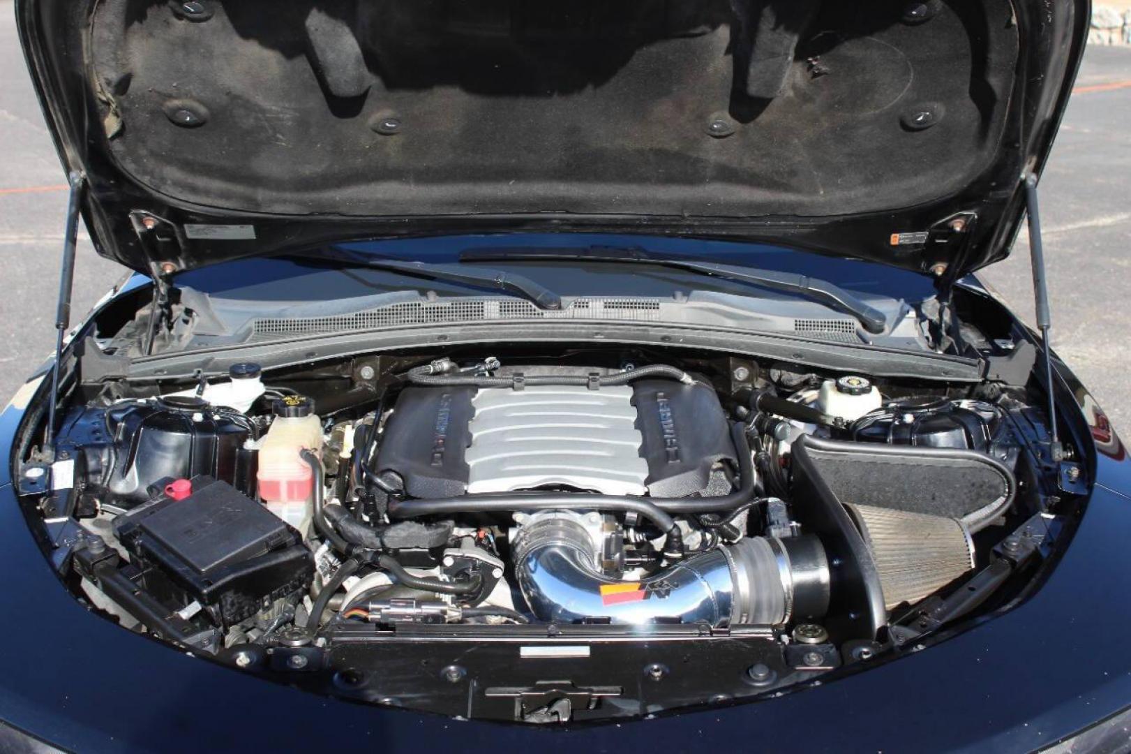 2016 Black Chevrolet Camaro 2SS Coupe (1G1FH1R79G0) with an 6.2L V8 455hp 455ft. lbs. 6.2L V8 engine, Automatic 8-Speed transmission, located at 4301 NW 39th , Oklahoma City, OK, 73112, (405) 949-5600, 35.512135, -97.598671 - NO DRIVERS LICENCE -NO FULL COVERAGE INSURANCE - NO CREDIT CHECK. COME ON OVER TO SUPERSPORTS, TAKE A LOOK AND TEST DRIVE. PLEASE GIVE US A CALL AT (405) 949-5600. NO LICENCIA DE CONDUCIR - NO SEGURO DE COBERTURA TOTAL - NO VERIFICACION DE CREDITO. VISITENOS EN SUPERSPORTS - Photo#7