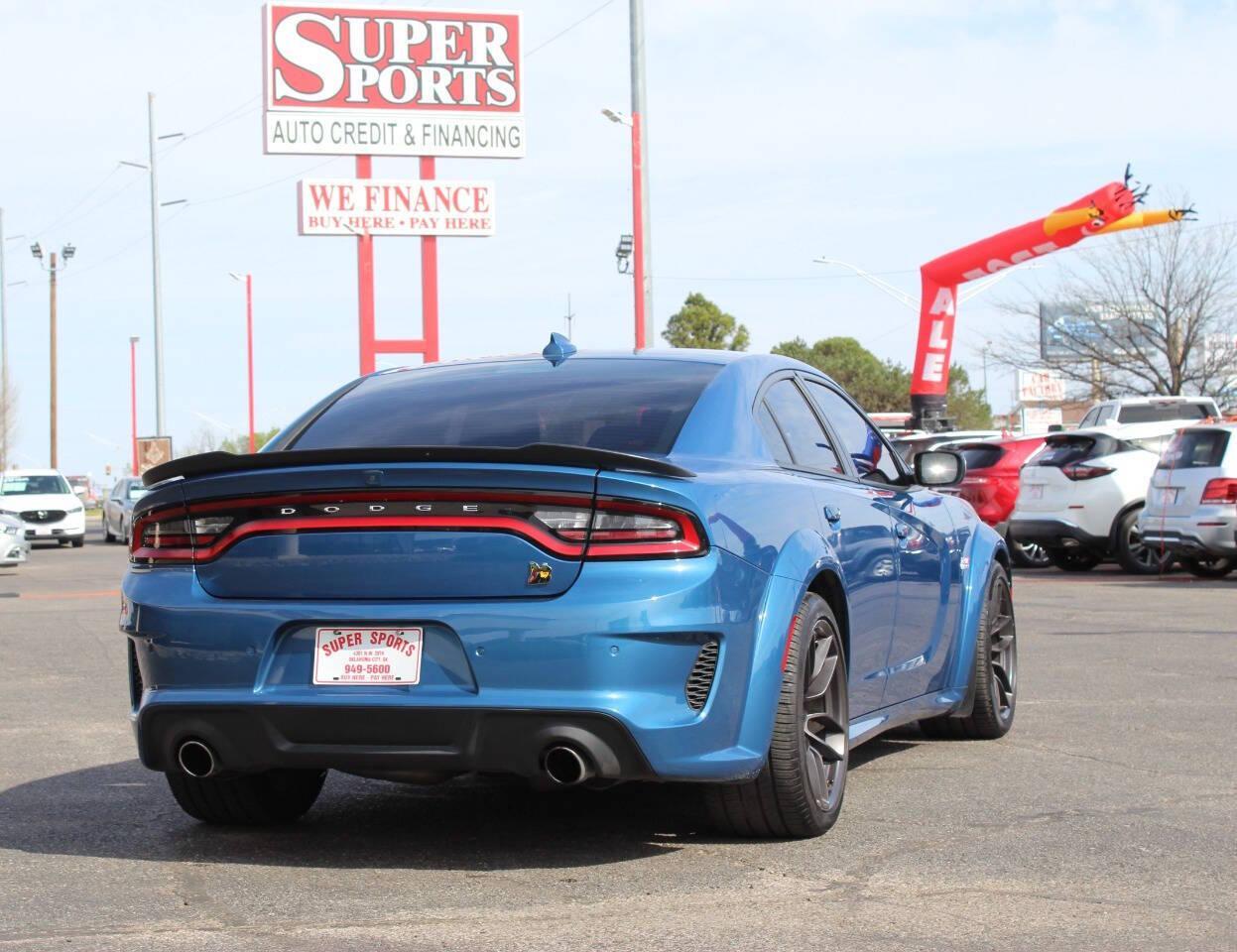 2020 Blue Dodge Charger Scat Pack (2C3CDXGJ1LH) with an HEMI 6.4L V8 485hp 475ft. lbs. 6.4L V8 engine, Automatic 8-Speed transmission, located at 4301 NW 39th , Oklahoma City, OK, 73112, (405) 949-5600, 35.512135, -97.598671 - NO DRIVERS LICENCE -NO FULL COVERAGE INSURANCE - NO CREDIT CHECK. COME ON OVER TO SUPERSPORTS, TAKE A LOOK AND TEST DRIVE. PLEASE GIVE US A CALL AT (405) 949-5600. NO LICENCIA DE CONDUCIR - NO SEGURO DE COBERTURA TOTAL - NO VERIFICACION DE CREDITO. VISITENOS EN SUPERSPORTS, MIRE NUE - Photo#2