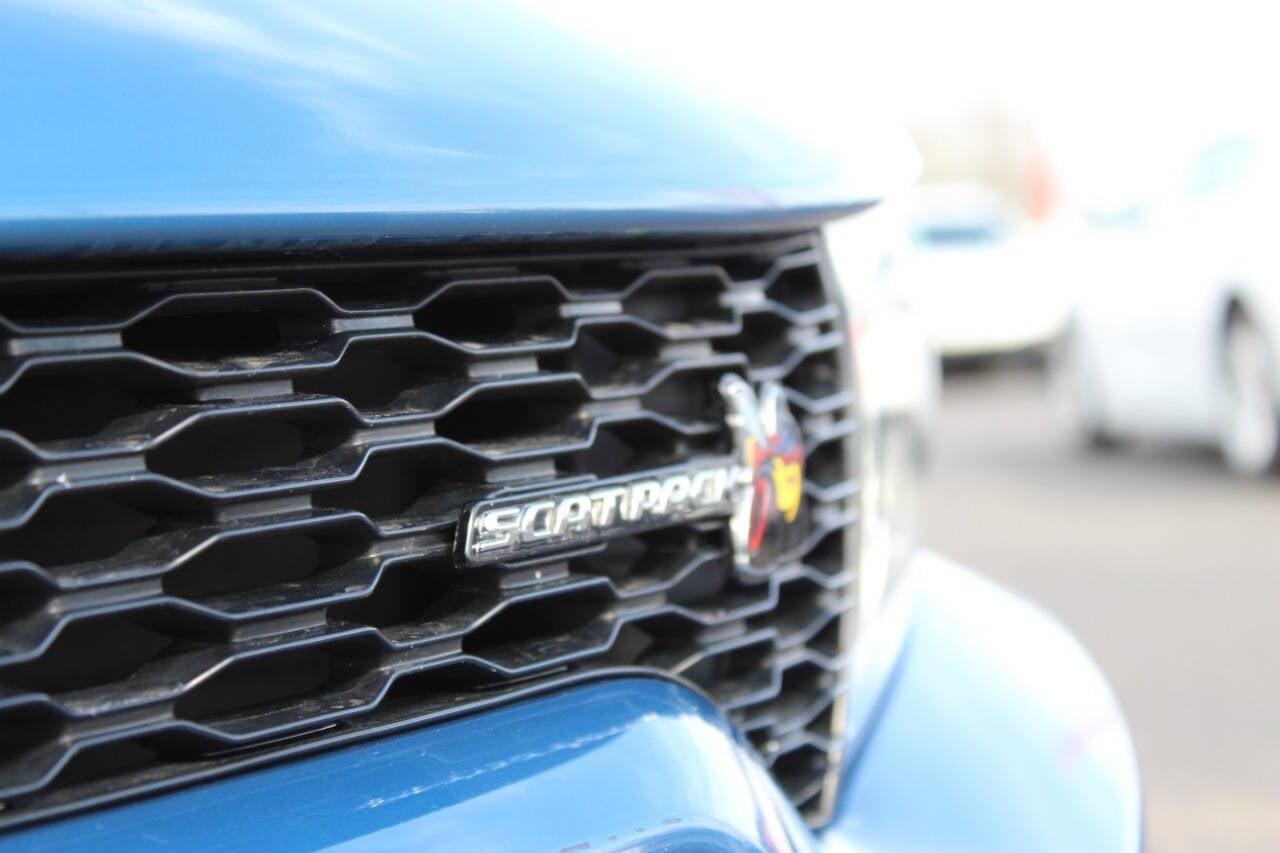 2020 Blue Dodge Charger Scat Pack (2C3CDXGJ1LH) with an HEMI 6.4L V8 485hp 475ft. lbs. 6.4L V8 engine, Automatic 8-Speed transmission, located at 4301 NW 39th , Oklahoma City, OK, 73112, (405) 949-5600, 35.512135, -97.598671 - NO DRIVERS LICENCE -NO FULL COVERAGE INSURANCE - NO CREDIT CHECK. COME ON OVER TO SUPERSPORTS, TAKE A LOOK AND TEST DRIVE. PLEASE GIVE US A CALL AT (405) 949-5600. NO LICENCIA DE CONDUCIR - NO SEGURO DE COBERTURA TOTAL - NO VERIFICACION DE CREDITO. VISITENOS EN SUPERSPORTS, MIRE NUE - Photo#7