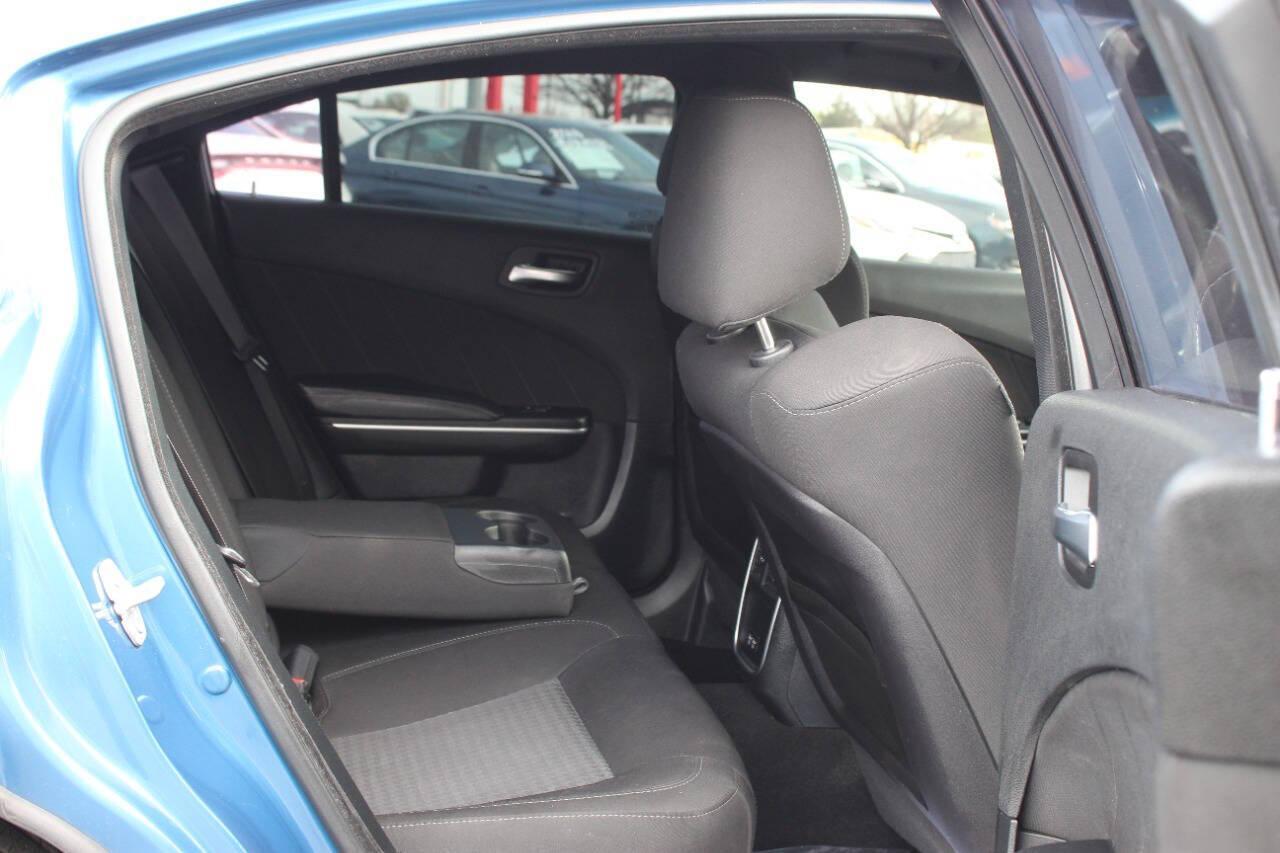 2020 Blue Dodge Charger Scat Pack (2C3CDXGJ1LH) with an HEMI 6.4L V8 485hp 475ft. lbs. 6.4L V8 engine, Automatic 8-Speed transmission, located at 4301 NW 39th , Oklahoma City, OK, 73112, (405) 949-5600, 35.512135, -97.598671 - NO DRIVERS LICENCE -NO FULL COVERAGE INSURANCE - NO CREDIT CHECK. COME ON OVER TO SUPERSPORTS, TAKE A LOOK AND TEST DRIVE. PLEASE GIVE US A CALL AT (405) 949-5600. NO LICENCIA DE CONDUCIR - NO SEGURO DE COBERTURA TOTAL - NO VERIFICACION DE CREDITO. VISITENOS EN SUPERSPORTS, MIRE NUE - Photo#10