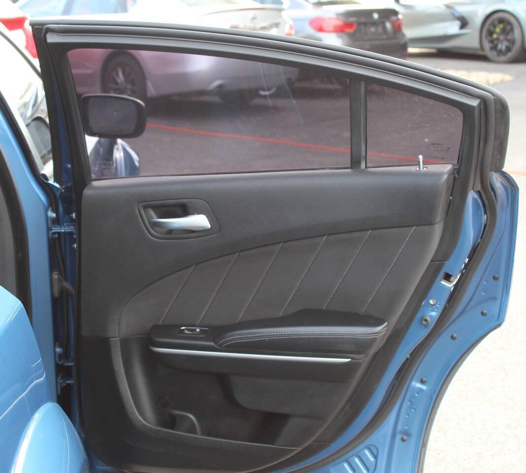 2020 Blue Dodge Charger Scat Pack (2C3CDXGJ1LH) with an HEMI 6.4L V8 485hp 475ft. lbs. 6.4L V8 engine, Automatic 8-Speed transmission, located at 4301 NW 39th , Oklahoma City, OK, 73112, (405) 949-5600, 35.512135, -97.598671 - NO DRIVERS LICENCE -NO FULL COVERAGE INSURANCE - NO CREDIT CHECK. COME ON OVER TO SUPERSPORTS, TAKE A LOOK AND TEST DRIVE. PLEASE GIVE US A CALL AT (405) 949-5600. NO LICENCIA DE CONDUCIR - NO SEGURO DE COBERTURA TOTAL - NO VERIFICACION DE CREDITO. VISITENOS EN SUPERSPORTS, MIRE NUE - Photo#11