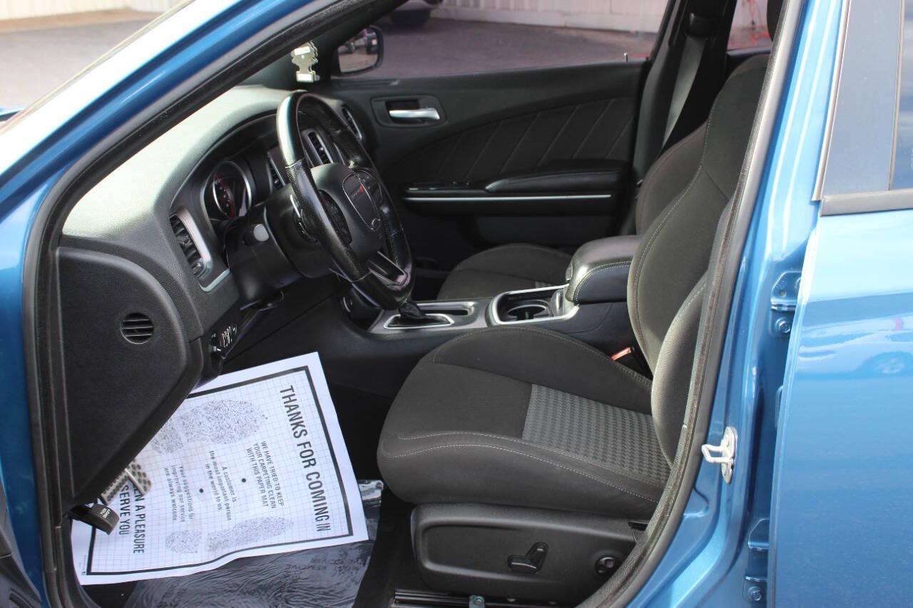 2020 Blue Dodge Charger Scat Pack (2C3CDXGJ1LH) with an HEMI 6.4L V8 485hp 475ft. lbs. 6.4L V8 engine, Automatic 8-Speed transmission, located at 4301 NW 39th , Oklahoma City, OK, 73112, (405) 949-5600, 35.512135, -97.598671 - NO DRIVERS LICENCE -NO FULL COVERAGE INSURANCE - NO CREDIT CHECK. COME ON OVER TO SUPERSPORTS, TAKE A LOOK AND TEST DRIVE. PLEASE GIVE US A CALL AT (405) 949-5600. NO LICENCIA DE CONDUCIR - NO SEGURO DE COBERTURA TOTAL - NO VERIFICACION DE CREDITO. VISITENOS EN SUPERSPORTS, MIRE NUE - Photo#15