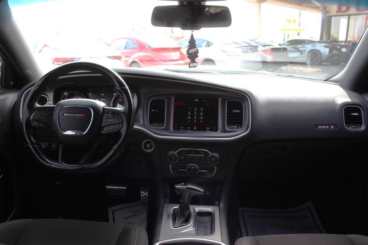 2020 Blue Dodge Charger Scat Pack (2C3CDXGJ1LH) with an HEMI 6.4L V8 485hp 475ft. lbs. 6.4L V8 engine, Automatic 8-Speed transmission, located at 4301 NW 39th , Oklahoma City, OK, 73112, (405) 949-5600, 35.512135, -97.598671 - NO DRIVERS LICENCE -NO FULL COVERAGE INSURANCE - NO CREDIT CHECK. COME ON OVER TO SUPERSPORTS, TAKE A LOOK AND TEST DRIVE. PLEASE GIVE US A CALL AT (405) 949-5600. NO LICENCIA DE CONDUCIR - NO SEGURO DE COBERTURA TOTAL - NO VERIFICACION DE CREDITO. VISITENOS EN SUPERSPORTS, MIRE NUE - Photo#17