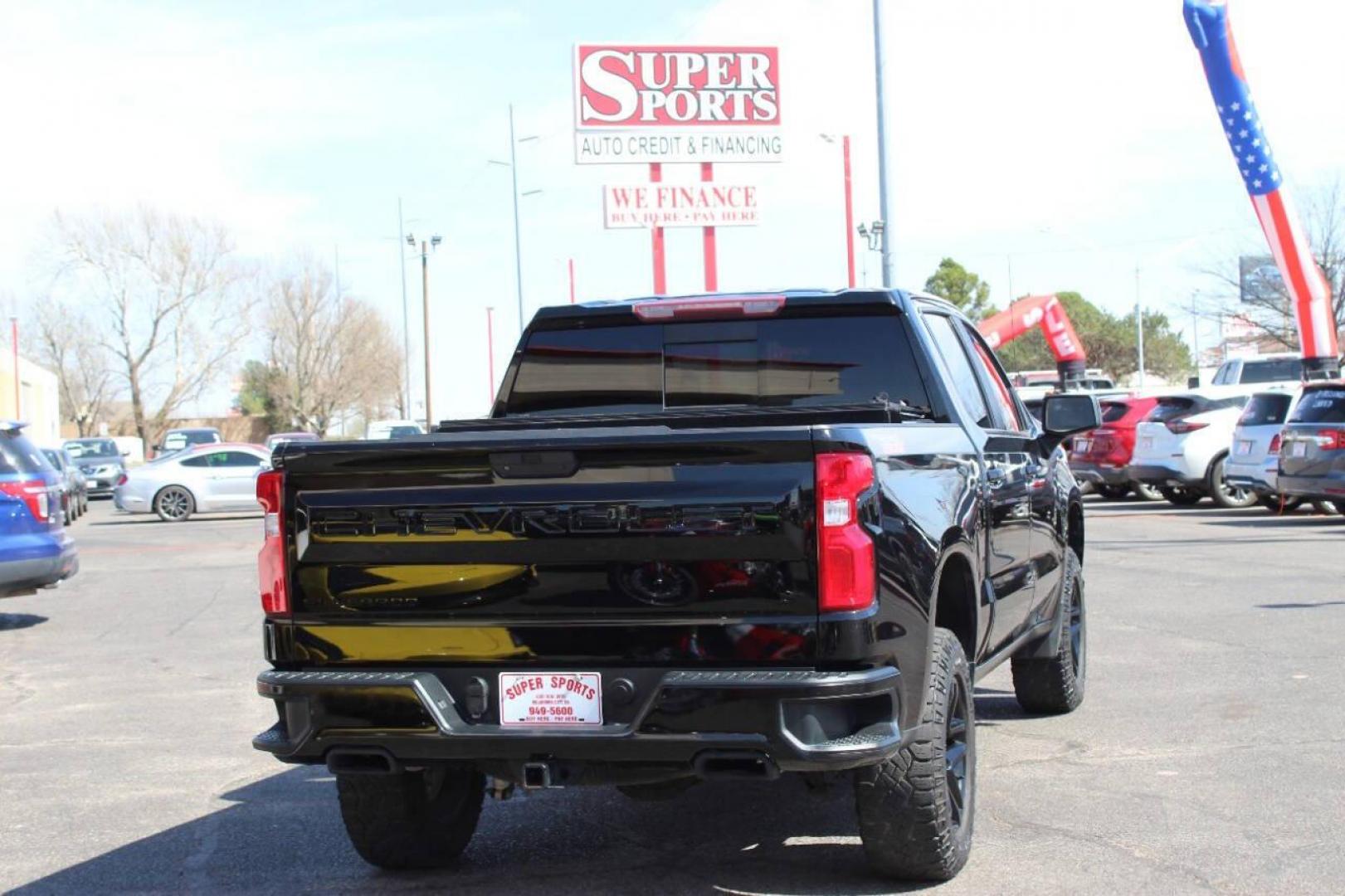 2020 Black Chevrolet Silverado 1500 LT Trail Boss Crew Cab Long Box 4WD (1GCPYFEL9LZ) with an EcoTec3 6.2L V8 420hp 460ft. lbs. 6.2L V8 engine, Automatic 10-Speed transmission, located at 4301 NW 39th , Oklahoma City, OK, 73112, (405) 949-5600, 35.512135, -97.598671 - Photo#2