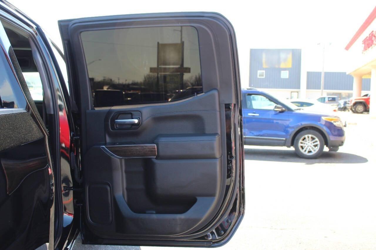 2020 Black Chevrolet Silverado 1500 LT Trail Boss Crew Cab Long Box 4WD (1GCPYFEL9LZ) with an EcoTec3 6.2L V8 420hp 460ft. lbs. 6.2L V8 engine, Automatic 10-Speed transmission, located at 4301 NW 39th , Oklahoma City, OK, 73112, (405) 949-5600, 35.512135, -97.598671 - NO DRIVERS LICENCE -NO FULL COVERAGE INSURANCE - NO CREDIT CHECK. COME ON OVER TO SUPERSPORTS, TAKE A LOOK AND TEST DRIVE. PLEASE GIVE US A CALL AT (405) 949-5600. NO LICENCIA DE CONDUCIR - NO SEGURO DE COBERTURA TOTAL - NO VERIFICACION DE CREDITO. VISITENOS EN SUPERSPORTS, MIRE NUE - Photo#10