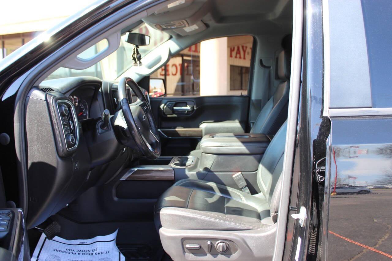 2020 Black Chevrolet Silverado 1500 LT Trail Boss Crew Cab Long Box 4WD (1GCPYFEL9LZ) with an EcoTec3 6.2L V8 420hp 460ft. lbs. 6.2L V8 engine, Automatic 10-Speed transmission, located at 4301 NW 39th , Oklahoma City, OK, 73112, (405) 949-5600, 35.512135, -97.598671 - NO DRIVERS LICENCE -NO FULL COVERAGE INSURANCE - NO CREDIT CHECK. COME ON OVER TO SUPERSPORTS, TAKE A LOOK AND TEST DRIVE. PLEASE GIVE US A CALL AT (405) 949-5600. NO LICENCIA DE CONDUCIR - NO SEGURO DE COBERTURA TOTAL - NO VERIFICACION DE CREDITO. VISITENOS EN SUPERSPORTS, MIRE NUE - Photo#13