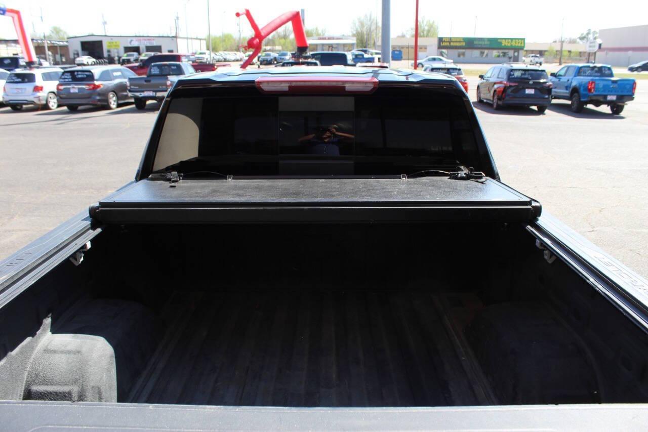 2020 Black Chevrolet Silverado 1500 LT Trail Boss Crew Cab Long Box 4WD (1GCPYFEL9LZ) with an EcoTec3 6.2L V8 420hp 460ft. lbs. 6.2L V8 engine, Automatic 10-Speed transmission, located at 4301 NW 39th , Oklahoma City, OK, 73112, (405) 949-5600, 35.512135, -97.598671 - NO DRIVERS LICENCE -NO FULL COVERAGE INSURANCE - NO CREDIT CHECK. COME ON OVER TO SUPERSPORTS, TAKE A LOOK AND TEST DRIVE. PLEASE GIVE US A CALL AT (405) 949-5600. NO LICENCIA DE CONDUCIR - NO SEGURO DE COBERTURA TOTAL - NO VERIFICACION DE CREDITO. VISITENOS EN SUPERSPORTS, MIRE NUE - Photo#16