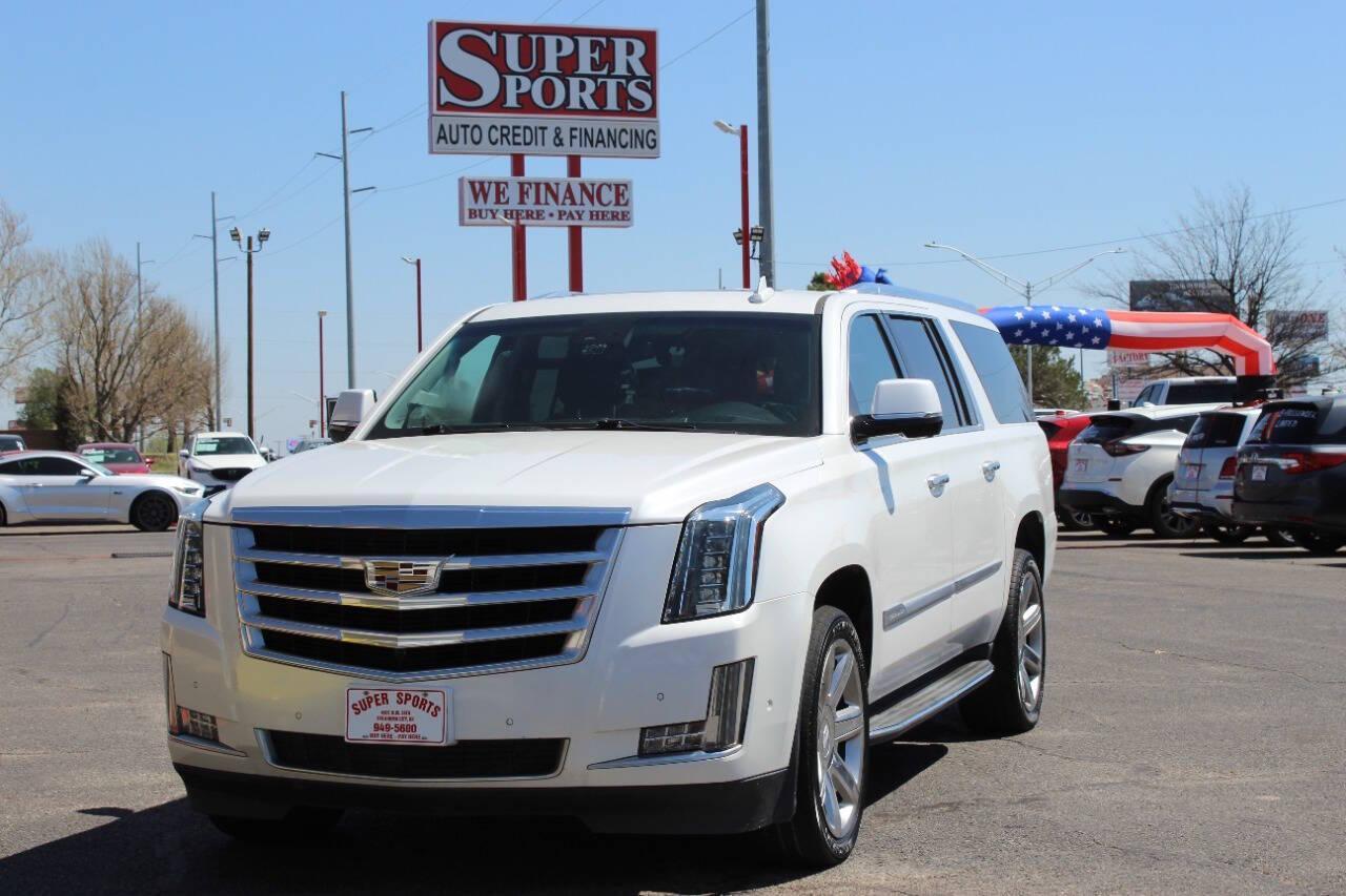 2018 White Cadillac Escalade ESV ESV Luxury 4WD (1GYS4HKJXJR) with an EcoTec3 6.2L V8 420hp 460ft. lbs. 6.2L V8 engine, Automatic 10-Speed transmission, located at 4301 NW 39th , Oklahoma City, OK, 73112, (405) 949-5600, 35.512135, -97.598671 - NO DRIVERS LICENCE -NO FULL COVERAGE INSURANCE - NO CREDIT CHECK. COME ON OVER TO SUPERSPORTS, TAKE A LOOK AND TEST DRIVE. PLEASE GIVE US A CALL AT (405) 949-5600. NO LICENCIA DE CONDUCIR - NO SEGURO DE COBERTURA TOTAL - NO VERIFICACION DE CREDITO. VISITENOS EN SUPERSPORTS, MIRE NUE - Photo#6
