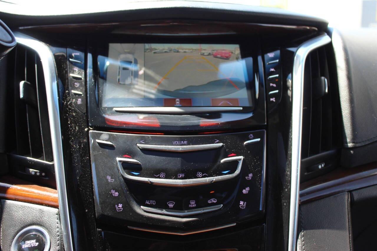 2018 White Cadillac Escalade ESV ESV Luxury 4WD (1GYS4HKJXJR) with an EcoTec3 6.2L V8 420hp 460ft. lbs. 6.2L V8 engine, Automatic 10-Speed transmission, located at 4301 NW 39th , Oklahoma City, OK, 73112, (405) 949-5600, 35.512135, -97.598671 - NO DRIVERS LICENCE -NO FULL COVERAGE INSURANCE - NO CREDIT CHECK. COME ON OVER TO SUPERSPORTS, TAKE A LOOK AND TEST DRIVE. PLEASE GIVE US A CALL AT (405) 949-5600. NO LICENCIA DE CONDUCIR - NO SEGURO DE COBERTURA TOTAL - NO VERIFICACION DE CREDITO. VISITENOS EN SUPERSPORTS, MIRE NUE - Photo#19