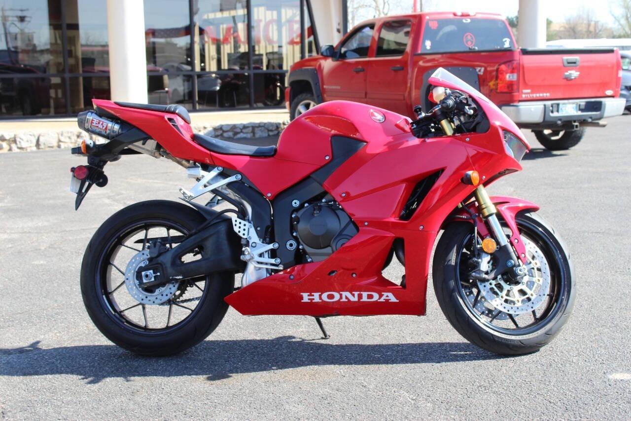 2024 Red Honda CBR - (JH2PC40J3RK) with an 600cc Unspecified engine, Manual transmission, located at 4301 NW 39th , Oklahoma City, OK, 73112, (405) 949-5600, 35.512135, -97.598671 - Photo#1