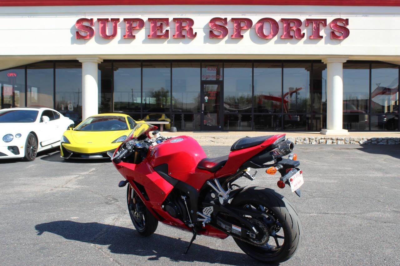 2024 Red Honda CBR - (JH2PC40J3RK) with an 600cc Unspecified engine, Manual transmission, located at 4301 NW 39th , Oklahoma City, OK, 73112, (405) 949-5600, 35.512135, -97.598671 - Photo#3