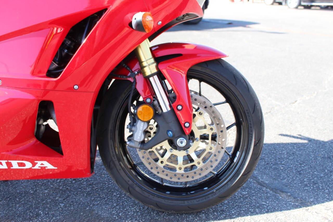 2024 Red Honda CBR - (JH2PC40J3RK) with an 600cc Unspecified engine, Manual transmission, located at 4301 NW 39th , Oklahoma City, OK, 73112, (405) 949-5600, 35.512135, -97.598671 - Photo#7