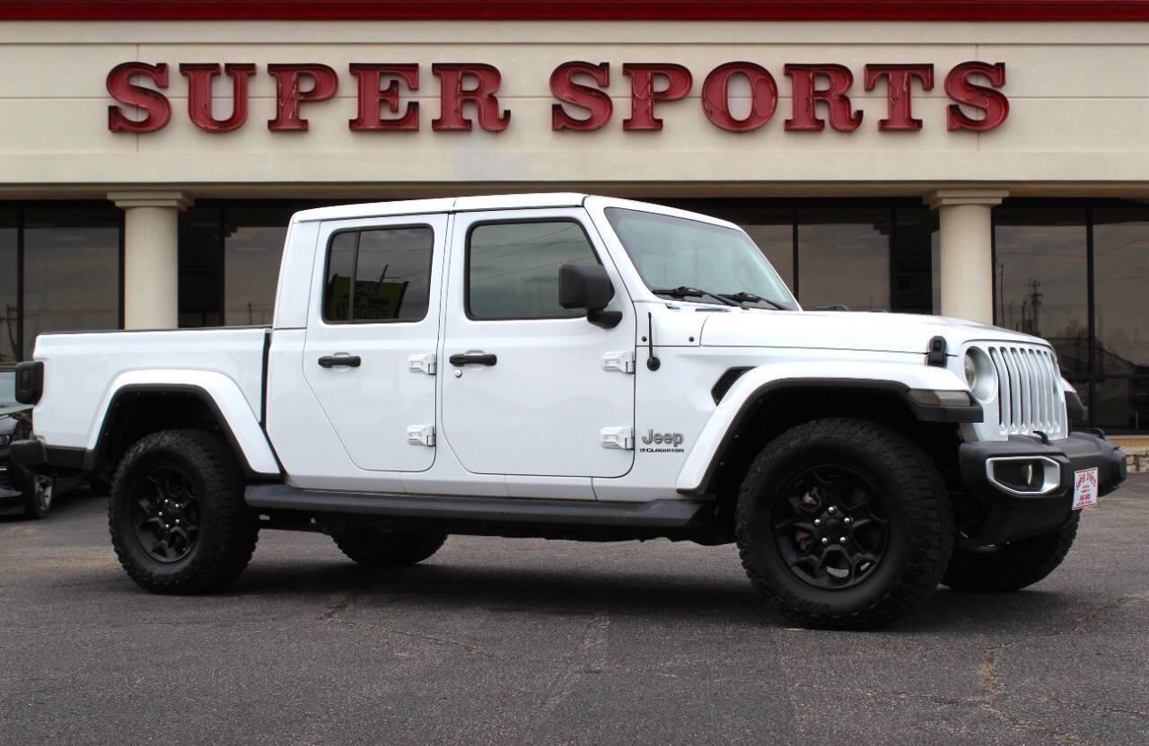 2023 White Jeep Gladiator Overland (1C6HJTFG9PL) with an 3.6L V6 285hp 260ft. lbs. 3.6L V6 engine, Automatic 8-Speed transmission, located at 4301 NW 39th , Oklahoma City, OK, 73112, (405) 949-5600, 35.512135, -97.598671 - NO DRIVERS LICENCE -NO FULL COVERAGE INSURANCE - NO CREDIT CHECK. COME ON OVER TO SUPERSPORTS, TAKE A LOOK AND TEST DRIVE. PLEASE GIVE US A CALL AT (405) 949-5600. NO LICENCIA DE CONDUCIR - NO SEGURO DE COBERTURA TOTAL - NO VERIFICACION DE CREDITO. VISITENOS EN SUPERSPORTS, MIRE NUEST - Photo#0