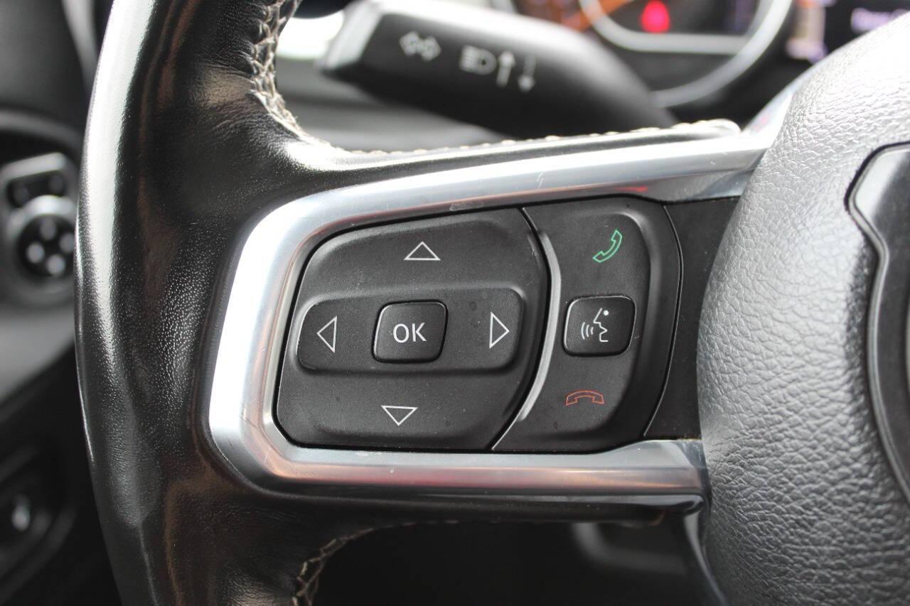 2023 White Jeep Gladiator Overland (1C6HJTFG9PL) with an 3.6L V6 285hp 260ft. lbs. 3.6L V6 engine, Automatic 8-Speed transmission, located at 4301 NW 39th , Oklahoma City, OK, 73112, (405) 949-5600, 35.512135, -97.598671 - NO DRIVERS LICENCE -NO FULL COVERAGE INSURANCE - NO CREDIT CHECK. COME ON OVER TO SUPERSPORTS, TAKE A LOOK AND TEST DRIVE. PLEASE GIVE US A CALL AT (405) 949-5600. NO LICENCIA DE CONDUCIR - NO SEGURO DE COBERTURA TOTAL - NO VERIFICACION DE CREDITO. VISITENOS EN SUPERSPORTS, MIRE NUEST - Photo#23