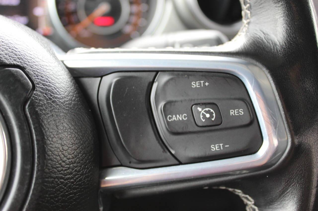 2023 White Jeep Gladiator Overland (1C6HJTFG9PL) with an 3.6L V6 285hp 260ft. lbs. 3.6L V6 engine, Automatic 8-Speed transmission, located at 4301 NW 39th , Oklahoma City, OK, 73112, (405) 949-5600, 35.512135, -97.598671 - NO DRIVERS LICENCE -NO FULL COVERAGE INSURANCE - NO CREDIT CHECK. COME ON OVER TO SUPERSPORTS, TAKE A LOOK AND TEST DRIVE. PLEASE GIVE US A CALL AT (405) 949-5600. NO LICENCIA DE CONDUCIR - NO SEGURO DE COBERTURA TOTAL - NO VERIFICACION DE CREDITO. VISITENOS EN SUPERSPORTS, MIRE NUEST - Photo#24