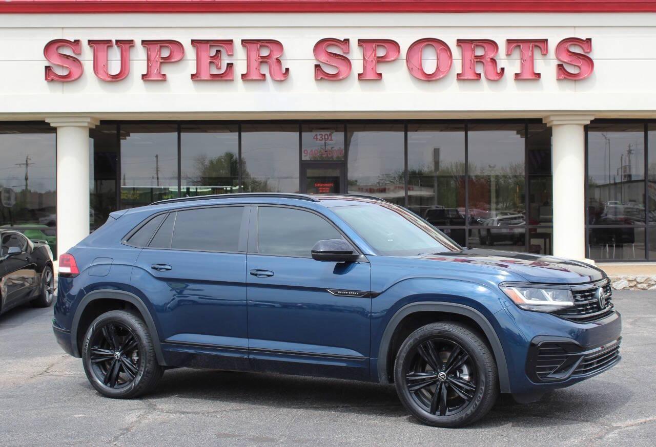 2022 Blue Volkswagen Atlas Cross Sport SEL R-Line 4MOTION (1V2AE2CA9NC) with an 3.6L V6 276hp 266ft. lbs. 3.6L V6 engine, Automatic 8-Speed transmission, located at 4301 NW 39th , Oklahoma City, OK, 73112, (405) 949-5600, 35.512135, -97.598671 - NO DRIVERS LICENCE -NO FULL COVERAGE INSURANCE - NO CREDIT CHECK. COME ON OVER TO SUPERSPORTS, TAKE A LOOK AND TEST DRIVE. PLEASE GIVE US A CALL AT (405) 949-5600. NO LICENCIA DE CONDUCIR - NO SEGURO DE COBERTURA TOTAL - NO VERIFICACION DE CREDITO. VISITENOS EN SUPERSPORTS, MIRE NUESTRO - Photo#0