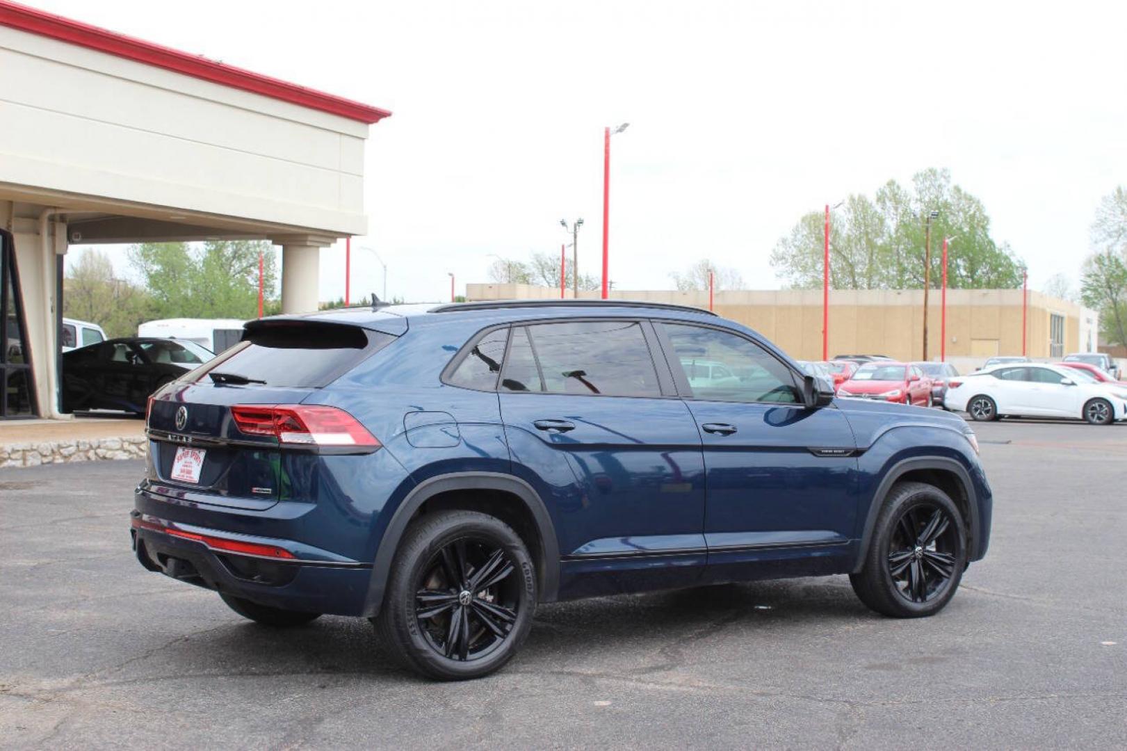 2022 Blue Volkswagen Atlas Cross Sport SEL R-Line 4MOTION (1V2AE2CA9NC) with an 3.6L V6 276hp 266ft. lbs. 3.6L V6 engine, Automatic 8-Speed transmission, located at 4301 NW 39th , Oklahoma City, OK, 73112, (405) 949-5600, 35.512135, -97.598671 - Hablamos espanol. SPEND SMART --- BUY FROM SUPER SPORTS. ALL PRICES, DOWN PAYMENTS, PAYMENTS, AND FINANCE TERMS ARE NEGOTIABLE AT THE TIME OF APPROVAL. WE WILL WORK WITH YOU TO FIT YOUR BUDGET. WE WILL EVEN LOWER AND ADJUST THE NUMBERS TO HELP MAKE THE VEHICLE MORE AFFORDABLE FOR YOU.- Photo#3