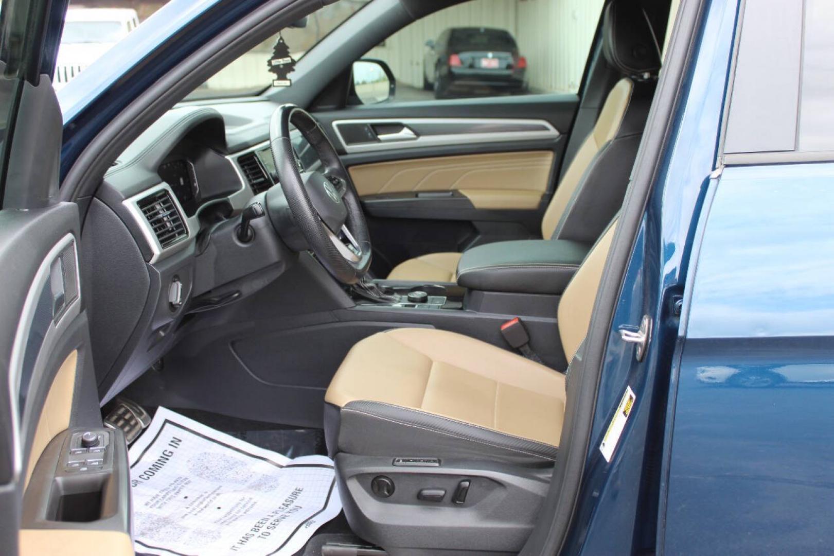 2022 Blue Volkswagen Atlas Cross Sport SEL R-Line 4MOTION (1V2AE2CA9NC) with an 3.6L V6 276hp 266ft. lbs. 3.6L V6 engine, Automatic 8-Speed transmission, located at 4301 NW 39th , Oklahoma City, OK, 73112, (405) 949-5600, 35.512135, -97.598671 - Hablamos espanol. SPEND SMART --- BUY FROM SUPER SPORTS. ALL PRICES, DOWN PAYMENTS, PAYMENTS, AND FINANCE TERMS ARE NEGOTIABLE AT THE TIME OF APPROVAL. WE WILL WORK WITH YOU TO FIT YOUR BUDGET. WE WILL EVEN LOWER AND ADJUST THE NUMBERS TO HELP MAKE THE VEHICLE MORE AFFORDABLE FOR YOU.- Photo#17