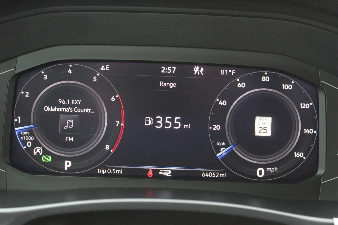 2022 Blue Volkswagen Atlas Cross Sport SEL R-Line 4MOTION (1V2AE2CA9NC) with an 3.6L V6 276hp 266ft. lbs. 3.6L V6 engine, Automatic 8-Speed transmission, located at 4301 NW 39th , Oklahoma City, OK, 73112, (405) 949-5600, 35.512135, -97.598671 - NO DRIVERS LICENCE -NO FULL COVERAGE INSURANCE - NO CREDIT CHECK. COME ON OVER TO SUPERSPORTS, TAKE A LOOK AND TEST DRIVE. PLEASE GIVE US A CALL AT (405) 949-5600. NO LICENCIA DE CONDUCIR - NO SEGURO DE COBERTURA TOTAL - NO VERIFICACION DE CREDITO. VISITENOS EN SUPERSPORTS, MIRE NUESTRO - Photo#22