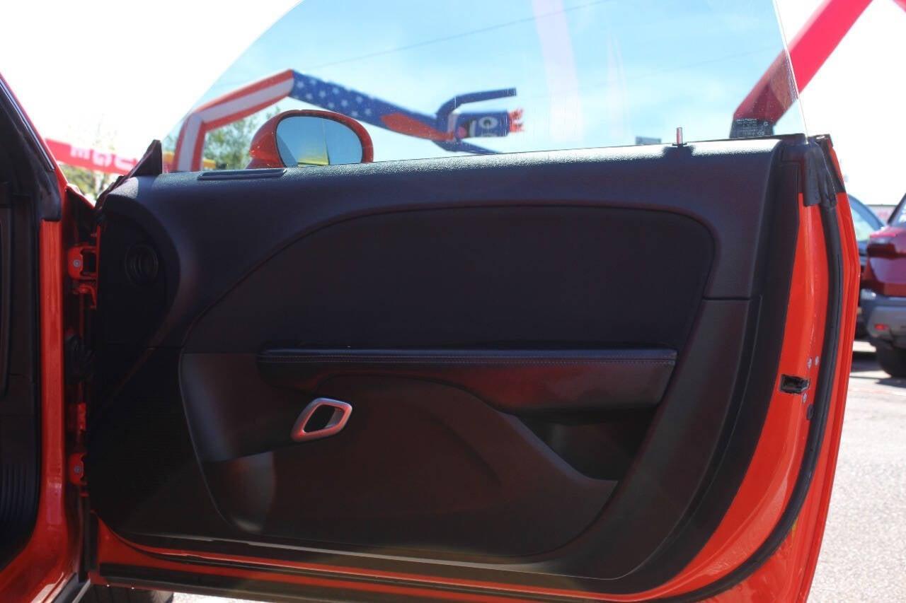 2019 Orange Dodge Challenger SXT (2C3CDZAG8KH) with an Pentastar 3.6L V6 305hp 268ft. lbs. 3.6L V6 engine, Automatic 8-Speed transmission, located at 4301 NW 39th , Oklahoma City, OK, 73112, (405) 949-5600, 35.512135, -97.598671 - NO DRIVERS LICENCE -NO FULL COVERAGE INSURANCE - NO CREDIT CHECK. COME ON OVER TO SUPERSPORTS, TAKE A LOOK AND TEST DRIVE. PLEASE GIVE US A CALL AT (405) 949-5600. NO LICENCIA DE CONDUCIR - NO SEGURO DE COBERTURA TOTAL - NO VERIFICACION DE CREDITO. VISITENOS EN SUPERSPORTS, MIRE NUESTRO - Photo#9