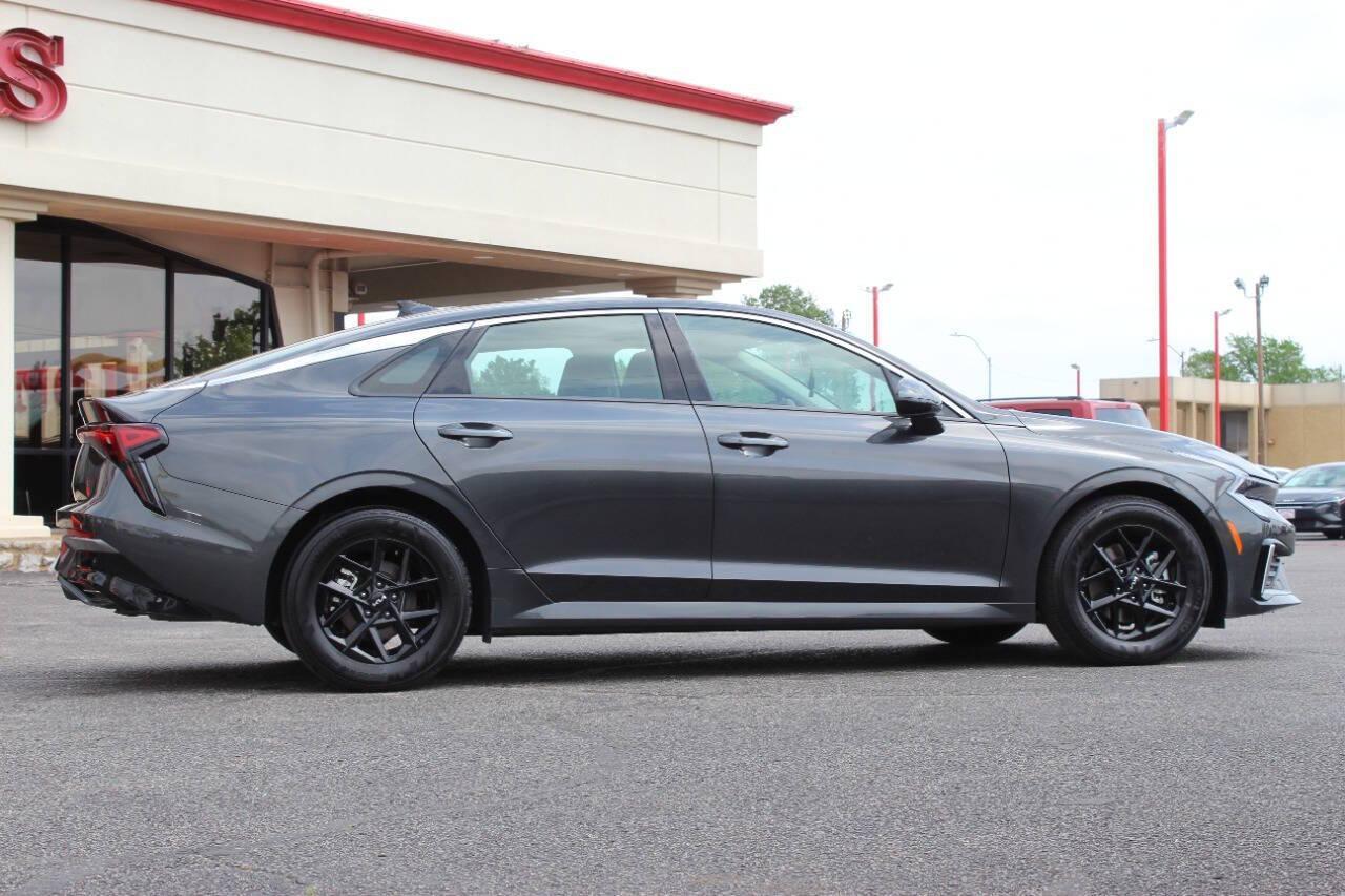 2025 Gray Kia K5 LXS (KNAG24J78S5) with an 2.5L I4 191hp 181ft. lbs. 2.5L I4 engine, Automatic 8-Speed transmission, located at 4301 NW 39th , Oklahoma City, OK, 73112, (405) 949-5600, 35.512135, -97.598671 - NO DRIVERS LICENCE -NO FULL COVERAGE INSURANCE - NO CREDIT CHECK. COME ON OVER TO SUPERSPORTS, TAKE A LOOK AND TEST DRIVE. PLEASE GIVE US A CALL AT (405) 949-5600. NO LICENCIA DE CONDUCIR - NO SEGURO DE COBERTURA TOTAL - NO VERIFICACION DE CREDITO. VISITENOS EN SUPERSPORTS, MIRE NUESTRO - Photo#2