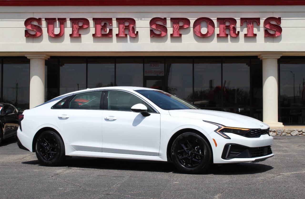 2025 White Kia K5 LXS (KNAG24J71S5) with an 2.5L I4 191hp 181ft. lbs. 2.5L I4 engine, Automatic 8-Speed transmission, located at 4301 NW 39th , Oklahoma City, OK, 73112, (405) 949-5600, 35.512135, -97.598671 - NO DRIVERS LICENCE -NO FULL COVERAGE INSURANCE - NO CREDIT CHECK. COME ON OVER TO SUPERSPORTS, TAKE A LOOK AND TEST DRIVE. PLEASE GIVE US A CALL AT (405) 949-5600. NO LICENCIA DE CONDUCIR - NO SEGURO DE COBERTURA TOTAL - NO VERIFICACION DE CREDITO. VISITENOS EN SUPERSPORTS, MIRE NUESTRO - Photo#0