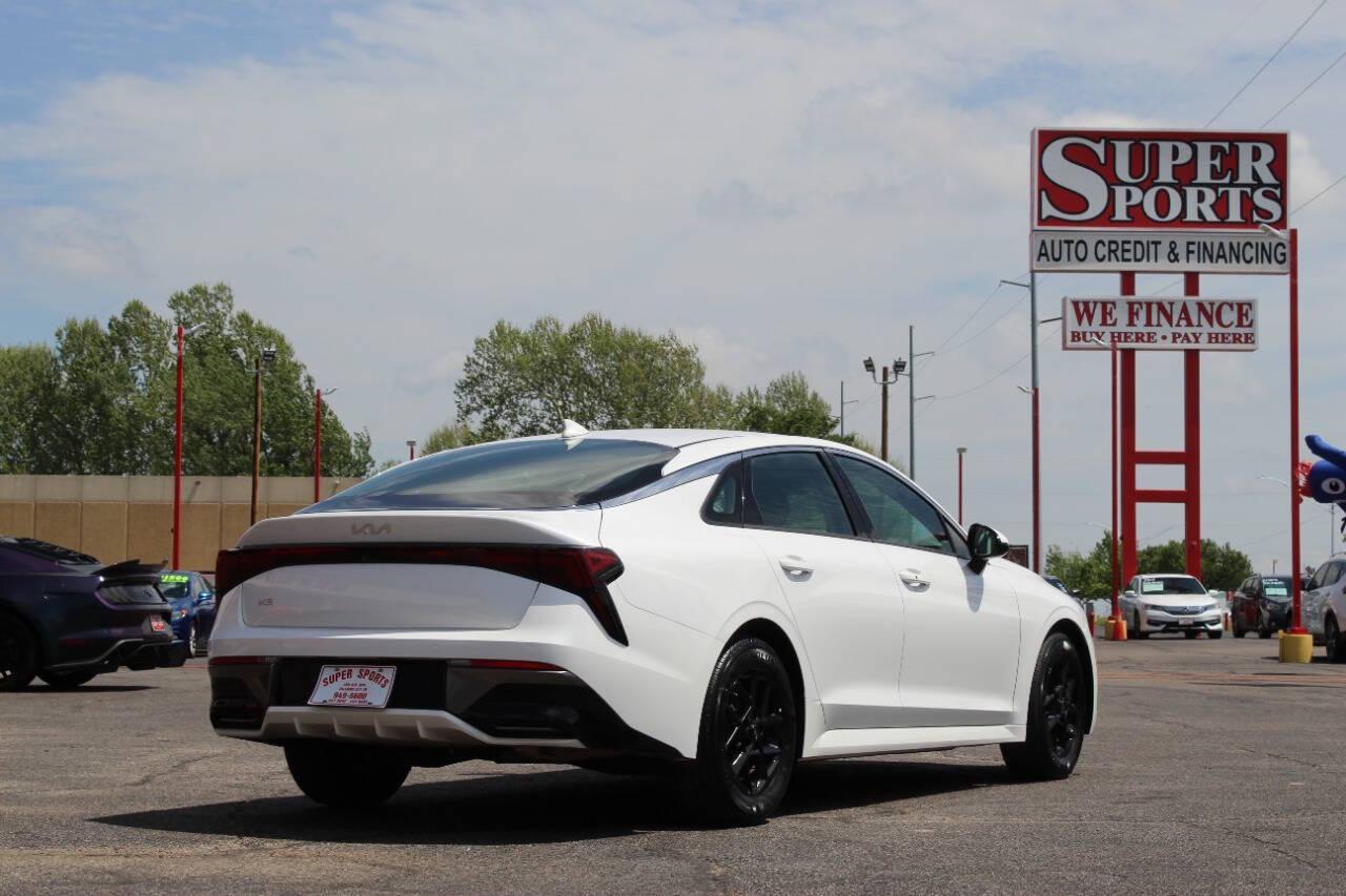 2025 White Kia K5 LXS (KNAG24J71S5) with an 2.5L I4 191hp 181ft. lbs. 2.5L I4 engine, Automatic 8-Speed transmission, located at 4301 NW 39th , Oklahoma City, OK, 73112, (405) 949-5600, 35.512135, -97.598671 - NO DRIVERS LICENCE -NO FULL COVERAGE INSURANCE - NO CREDIT CHECK. COME ON OVER TO SUPERSPORTS, TAKE A LOOK AND TEST DRIVE. PLEASE GIVE US A CALL AT (405) 949-5600. NO LICENCIA DE CONDUCIR - NO SEGURO DE COBERTURA TOTAL - NO VERIFICACION DE CREDITO. VISITENOS EN SUPERSPORTS, MIRE NUESTRO - Photo#3