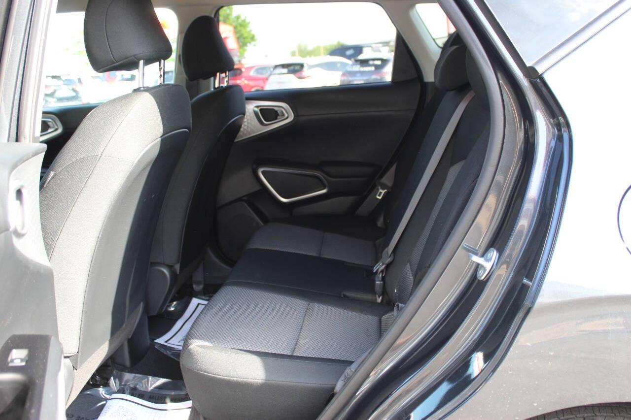 2025 Gray Kia Soul LX CVT (KNDJ23AU7S7) with an 2.0L I4 147hp 132ft. lbs. 2.0L I4 engine, CVT transmission, located at 4301 NW 39th , Oklahoma City, OK, 73112, (405) 949-5600, 35.512135, -97.598671 - NO DRIVERS LICENCE -NO FULL COVERAGE INSURANCE - NO CREDIT CHECK. COME ON OVER TO SUPERSPORTS, TAKE A LOOK AND TEST DRIVE. PLEASE GIVE US A CALL AT (405) 949-5600. NO LICENCIA DE CONDUCIR - NO SEGURO DE COBERTURA TOTAL - NO VERIFICACION DE CREDITO. VISITENOS EN SUPERSPORTS, MIRE NUESTRO - Photo#14
