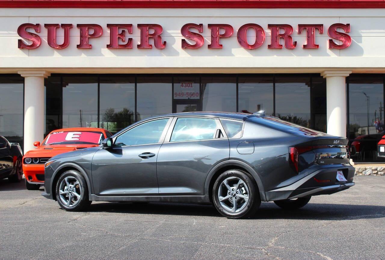 2025 Charcoal Kia K4 LX (3KPFT4DE7SE) with an 2.0L I4 147hp 132ft. lbs. SULEV 2.0L I4 engine, CVT transmission, located at 4301 NW 39th , Oklahoma City, OK, 73112, (405) 949-5600, 35.512135, -97.598671 - NO DRIVERS LICENCE -NO FULL COVERAGE INSURANCE - NO CREDIT CHECK. COME ON OVER TO SUPERSPORTS, TAKE A LOOK AND TEST DRIVE. PLEASE GIVE US A CALL AT (405) 949-5600. NO LICENCIA DE CONDUCIR - NO SEGURO DE COBERTURA TOTAL - NO VERIFICACION DE CREDITO. VISITENOS EN SUPERSPORTS, MIRE NUESTRO - Photo#4