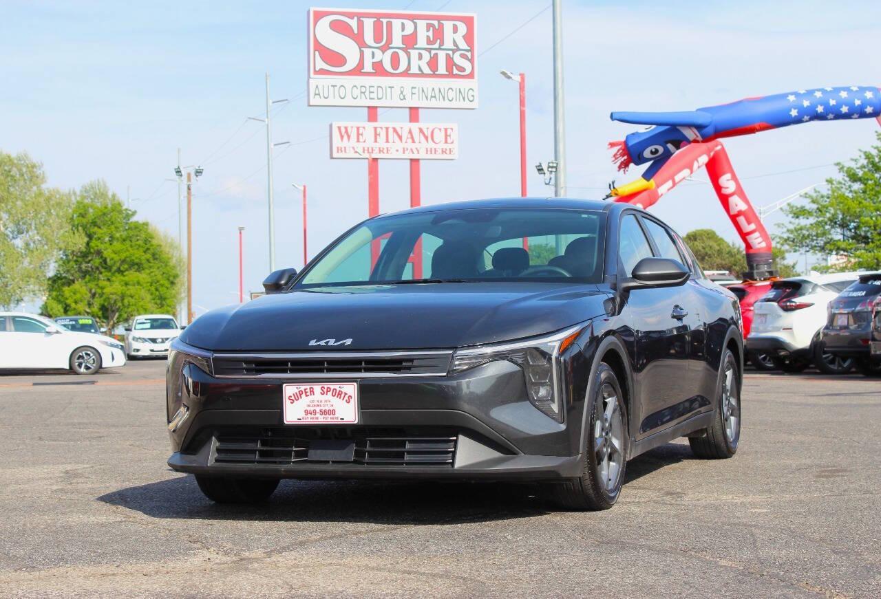 2025 Charcoal Kia K4 LX (3KPFT4DE7SE) with an 2.0L I4 147hp 132ft. lbs. SULEV 2.0L I4 engine, CVT transmission, located at 4301 NW 39th , Oklahoma City, OK, 73112, (405) 949-5600, 35.512135, -97.598671 - NO DRIVERS LICENCE -NO FULL COVERAGE INSURANCE - NO CREDIT CHECK. COME ON OVER TO SUPERSPORTS, TAKE A LOOK AND TEST DRIVE. PLEASE GIVE US A CALL AT (405) 949-5600. NO LICENCIA DE CONDUCIR - NO SEGURO DE COBERTURA TOTAL - NO VERIFICACION DE CREDITO. VISITENOS EN SUPERSPORTS, MIRE NUESTRO - Photo#6