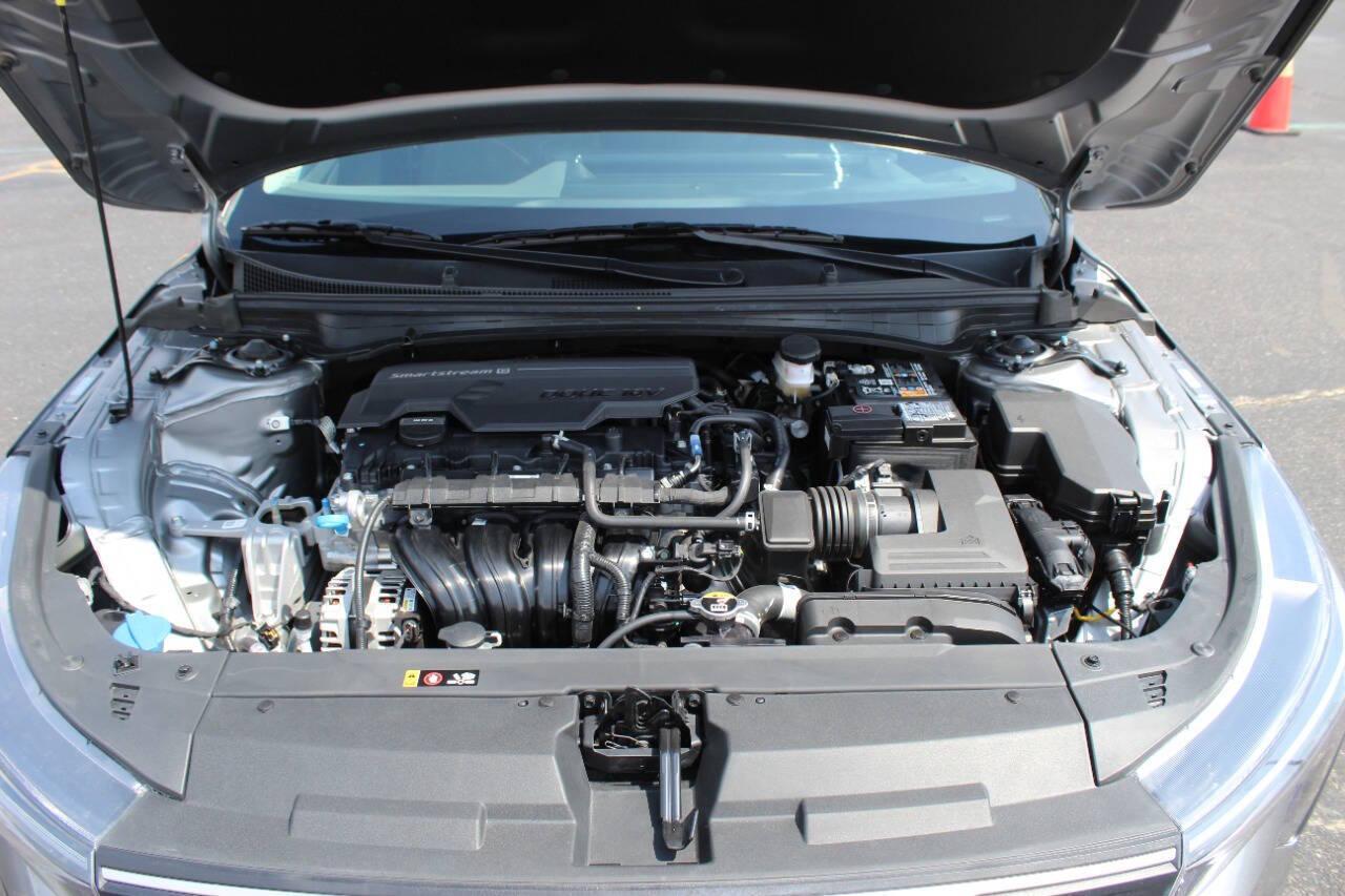 2025 Gray Kia K4 LX (3KPFT4DE0SE) with an 2.0L I4 147hp 132ft. lbs. SULEV 2.0L I4 engine, CVT transmission, located at 4301 NW 39th , Oklahoma City, OK, 73112, (405) 949-5600, 35.512135, -97.598671 - NO DRIVERS LICENCE -NO FULL COVERAGE INSURANCE - NO CREDIT CHECK. COME ON OVER TO SUPERSPORTS, TAKE A LOOK AND TEST DRIVE. PLEASE GIVE US A CALL AT (405) 949-5600. NO LICENCIA DE CONDUCIR - NO SEGURO DE COBERTURA TOTAL - NO VERIFICACION DE CREDITO. VISITENOS EN SUPERSPORTS, MIRE NUESTRO - Photo#8