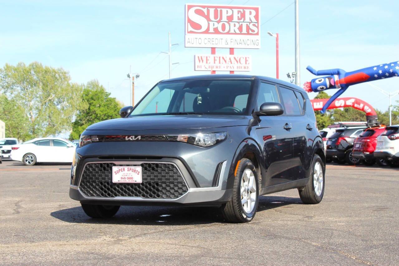 2025 Charcoal Kia Soul LX CVT (KNDJ23AU8S7) with an 2.0L I4 147hp 132ft. lbs. 2.0L I4 engine, CVT transmission, located at 4301 NW 39th , Oklahoma City, OK, 73112, (405) 949-5600, 35.512135, -97.598671 - NO DRIVERS LICENCE -NO FULL COVERAGE INSURANCE - NO CREDIT CHECK. COME ON OVER TO SUPERSPORTS, TAKE A LOOK AND TEST DRIVE. PLEASE GIVE US A CALL AT (405) 949-5600. NO LICENCIA DE CONDUCIR - NO SEGURO DE COBERTURA TOTAL - NO VERIFICACION DE CREDITO. VISITENOS EN SUPERSPORTS, MIRE NUESTRO - Photo#6