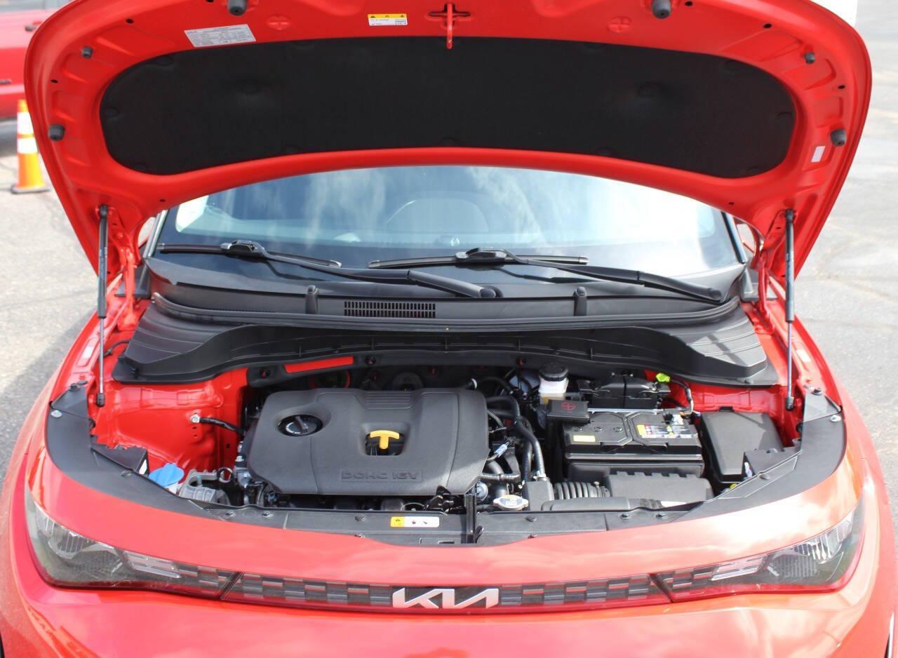 2025 Red Kia Soul LX CVT (KNDJ23AUXS7) with an 2.0L I4 147hp 132ft. lbs. 2.0L I4 engine, CVT transmission, located at 4301 NW 39th , Oklahoma City, OK, 73112, (405) 949-5600, 35.512135, -97.598671 - NO DRIVERS LICENCE -NO FULL COVERAGE INSURANCE - NO CREDIT CHECK. COME ON OVER TO SUPERSPORTS, TAKE A LOOK AND TEST DRIVE. PLEASE GIVE US A CALL AT (405) 949-5600. NO LICENCIA DE CONDUCIR - NO SEGURO DE COBERTURA TOTAL - NO VERIFICACION DE CREDITO. VISITENOS EN SUPERSPORTS, MIRE NUESTRO - Photo#7