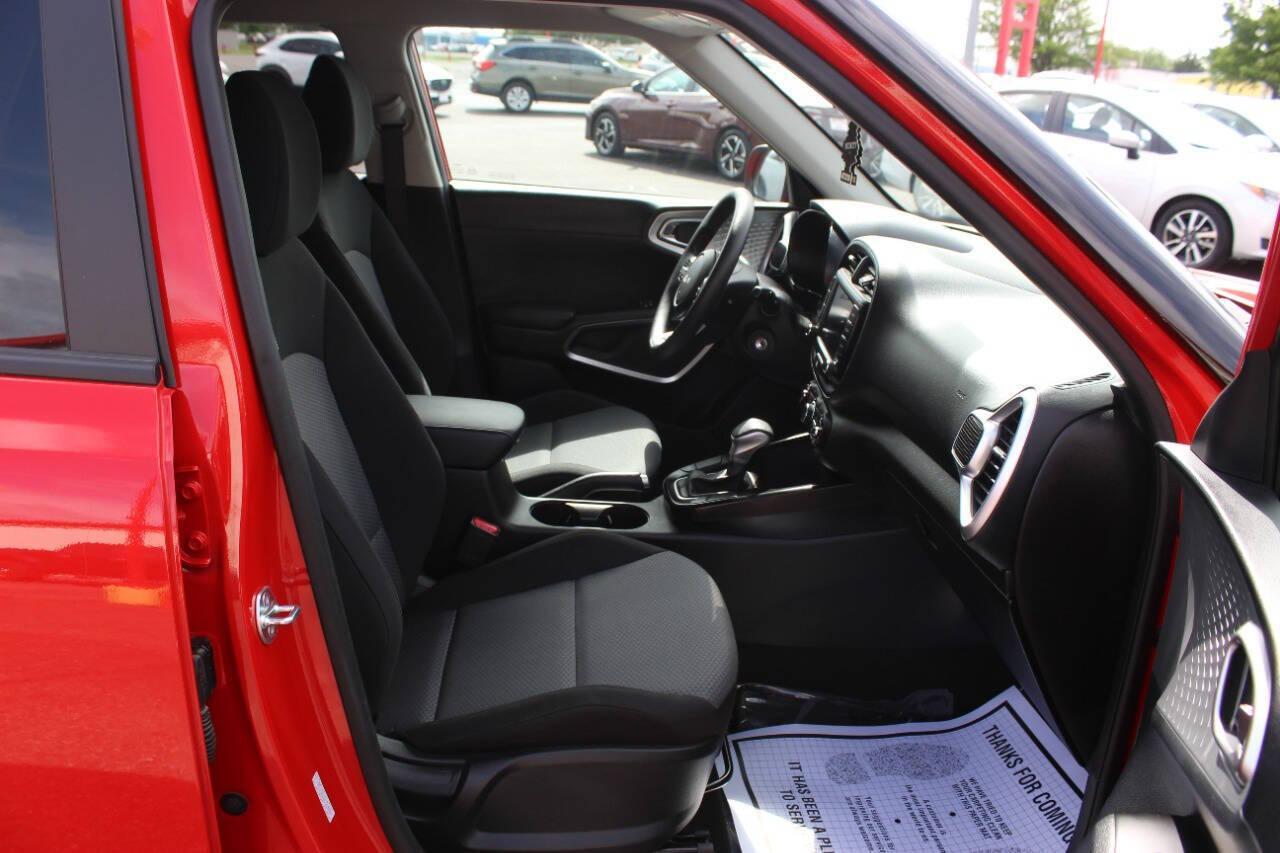 2025 Red Kia Soul LX CVT (KNDJ23AUXS7) with an 2.0L I4 147hp 132ft. lbs. 2.0L I4 engine, CVT transmission, located at 4301 NW 39th , Oklahoma City, OK, 73112, (405) 949-5600, 35.512135, -97.598671 - NO DRIVERS LICENCE -NO FULL COVERAGE INSURANCE - NO CREDIT CHECK. COME ON OVER TO SUPERSPORTS, TAKE A LOOK AND TEST DRIVE. PLEASE GIVE US A CALL AT (405) 949-5600. NO LICENCIA DE CONDUCIR - NO SEGURO DE COBERTURA TOTAL - NO VERIFICACION DE CREDITO. VISITENOS EN SUPERSPORTS, MIRE NUESTRO - Photo#8
