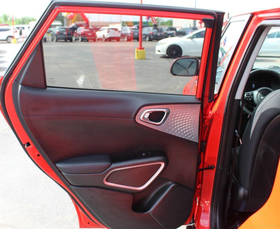 2025 Red Kia Soul LX CVT (KNDJ23AUXS7) with an 2.0L I4 147hp 132ft. lbs. 2.0L I4 engine, CVT transmission, located at 4301 NW 39th , Oklahoma City, OK, 73112, (405) 949-5600, 35.512135, -97.598671 - NO DRIVERS LICENCE -NO FULL COVERAGE INSURANCE - NO CREDIT CHECK. COME ON OVER TO SUPERSPORTS, TAKE A LOOK AND TEST DRIVE. PLEASE GIVE US A CALL AT (405) 949-5600. NO LICENCIA DE CONDUCIR - NO SEGURO DE COBERTURA TOTAL - NO VERIFICACION DE CREDITO. VISITENOS EN SUPERSPORTS, MIRE NUESTRO - Photo#14