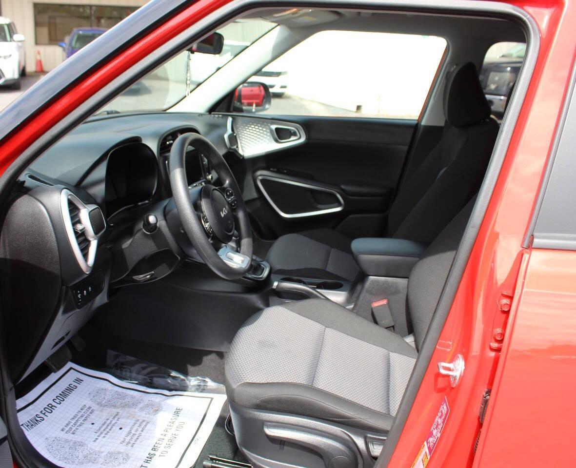 2025 Red Kia Soul LX CVT (KNDJ23AUXS7) with an 2.0L I4 147hp 132ft. lbs. 2.0L I4 engine, CVT transmission, located at 4301 NW 39th , Oklahoma City, OK, 73112, (405) 949-5600, 35.512135, -97.598671 - NO DRIVERS LICENCE -NO FULL COVERAGE INSURANCE - NO CREDIT CHECK. COME ON OVER TO SUPERSPORTS, TAKE A LOOK AND TEST DRIVE. PLEASE GIVE US A CALL AT (405) 949-5600. NO LICENCIA DE CONDUCIR - NO SEGURO DE COBERTURA TOTAL - NO VERIFICACION DE CREDITO. VISITENOS EN SUPERSPORTS, MIRE NUESTRO - Photo#15