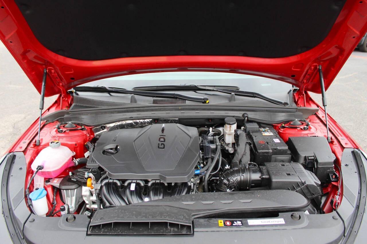 2025 Red Kia K5 LXS (KNAG24J7XS5) with an 2.5L I4 191hp 181ft. lbs. 2.5L I4 engine, Automatic 8-Speed transmission, located at 4301 NW 39th , Oklahoma City, OK, 73112, (405) 949-5600, 35.512135, -97.598671 - NO DRIVERS LICENCE -NO FULL COVERAGE INSURANCE - NO CREDIT CHECK. COME ON OVER TO SUPERSPORTS, TAKE A LOOK AND TEST DRIVE. PLEASE GIVE US A CALL AT (405) 949-5600. NO LICENCIA DE CONDUCIR - NO SEGURO DE COBERTURA TOTAL - NO VERIFICACION DE CREDITO. VISITENOS EN SUPERSPORTS, MIRE NUESTRO - Photo#7