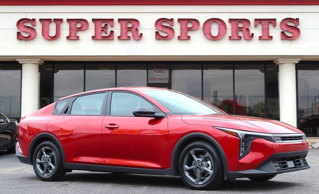 2025 Red Kia K4 LX (3KPFT4DE4SE) with an 2.0L I4 147hp 132ft. lbs. SULEV 2.0L I4 engine, CVT transmission, located at 4301 NW 39th , Oklahoma City, OK, 73112, (405) 949-5600, 35.512135, -97.598671 - NO DRIVERS LICENCE -NO FULL COVERAGE INSURANCE - NO CREDIT CHECK. COME ON OVER TO SUPERSPORTS, TAKE A LOOK AND TEST DRIVE. PLEASE GIVE US A CALL AT (405) 949-5600. NO LICENCIA DE CONDUCIR - NO SEGURO DE COBERTURA TOTAL - NO VERIFICACION DE CREDITO. VISITENOS EN SUPERSPORTS, MIRE NUESTRO - Photo#0