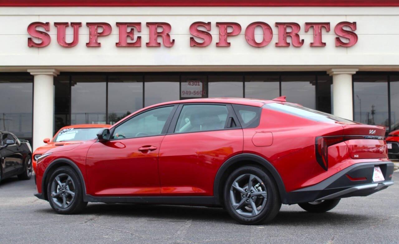 2025 Red Kia K4 LX (3KPFT4DE4SE) with an 2.0L I4 147hp 132ft. lbs. SULEV 2.0L I4 engine, CVT transmission, located at 4301 NW 39th , Oklahoma City, OK, 73112, (405) 949-5600, 35.512135, -97.598671 - NO DRIVERS LICENCE -NO FULL COVERAGE INSURANCE - NO CREDIT CHECK. COME ON OVER TO SUPERSPORTS, TAKE A LOOK AND TEST DRIVE. PLEASE GIVE US A CALL AT (405) 949-5600. NO LICENCIA DE CONDUCIR - NO SEGURO DE COBERTURA TOTAL - NO VERIFICACION DE CREDITO. VISITENOS EN SUPERSPORTS, MIRE NUESTRO - Photo#4