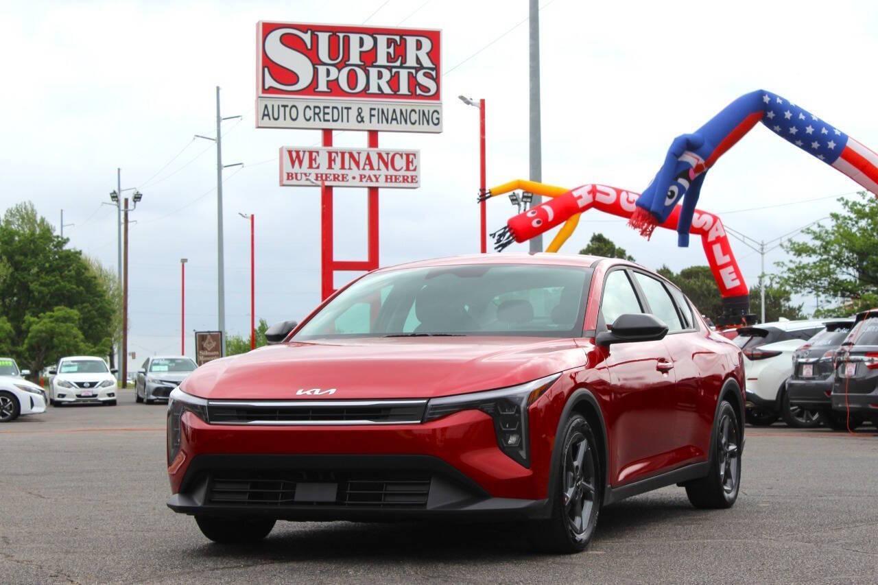 2025 Red Kia K4 LX (3KPFT4DE4SE) with an 2.0L I4 147hp 132ft. lbs. SULEV 2.0L I4 engine, CVT transmission, located at 4301 NW 39th , Oklahoma City, OK, 73112, (405) 949-5600, 35.512135, -97.598671 - NO DRIVERS LICENCE -NO FULL COVERAGE INSURANCE - NO CREDIT CHECK. COME ON OVER TO SUPERSPORTS, TAKE A LOOK AND TEST DRIVE. PLEASE GIVE US A CALL AT (405) 949-5600. NO LICENCIA DE CONDUCIR - NO SEGURO DE COBERTURA TOTAL - NO VERIFICACION DE CREDITO. VISITENOS EN SUPERSPORTS, MIRE NUESTRO - Photo#6
