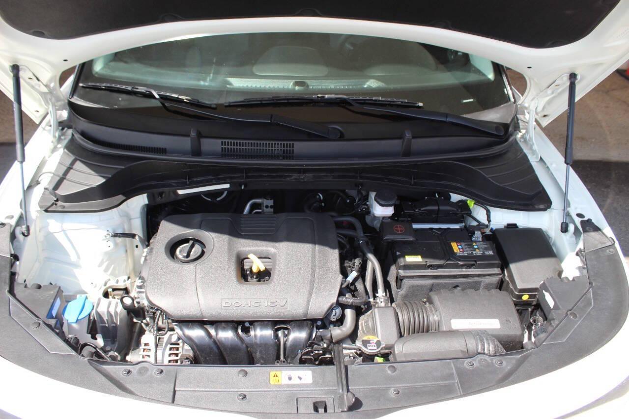 2025 White Kia Soul LX CVT (KNDJ23AU8S7) with an 2.0L I4 147hp 132ft. lbs. 2.0L I4 engine, CVT transmission, located at 4301 NW 39th , Oklahoma City, OK, 73112, (405) 949-5600, 35.512135, -97.598671 - NO DRIVERS LICENCE -NO FULL COVERAGE INSURANCE - NO CREDIT CHECK. COME ON OVER TO SUPERSPORTS, TAKE A LOOK AND TEST DRIVE. PLEASE GIVE US A CALL AT (405) 949-5600. NO LICENCIA DE CONDUCIR - NO SEGURO DE COBERTURA TOTAL - NO VERIFICACION DE CREDITO. VISITENOS EN SUPERSPORTS, MIRE NUESTRO - Photo#7