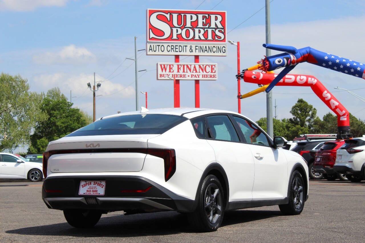 2025 White Kia K4 LX (3KPFT4DE5SE) with an 2.0L I4 147hp 132ft. lbs. SULEV 2.0L I4 engine, CVT transmission, located at 4301 NW 39th , Oklahoma City, OK, 73112, (405) 949-5600, 35.512135, -97.598671 - NO DRIVERS LICENCE -NO FULL COVERAGE INSURANCE - NO CREDIT CHECK. COME ON OVER TO SUPERSPORTS, TAKE A LOOK AND TEST DRIVE. PLEASE GIVE US A CALL AT (405) 949-5600. NO LICENCIA DE CONDUCIR - NO SEGURO DE COBERTURA TOTAL - NO VERIFICACION DE CREDITO. VISITENOS EN SUPERSPORTS, MIRE NUESTRO - Photo#3