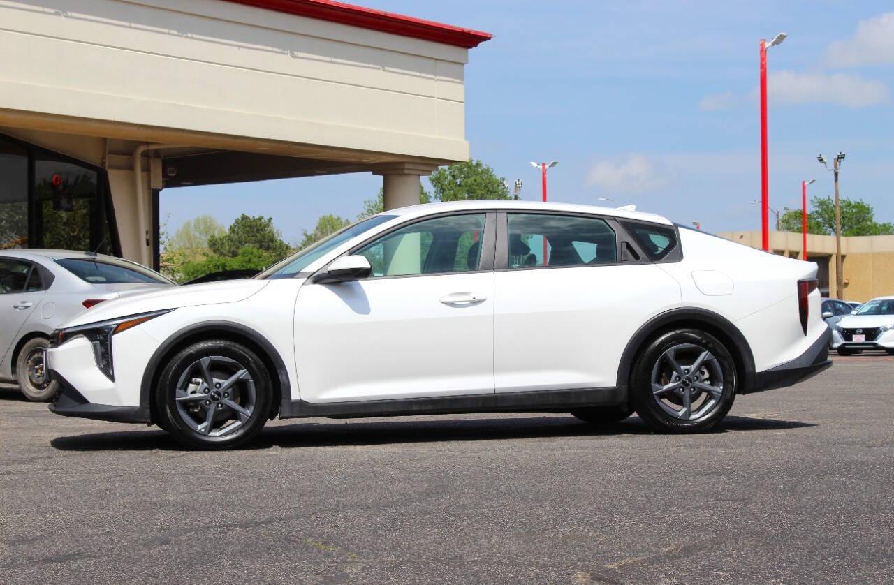 2025 White Kia K4 LX (3KPFT4DE5SE) with an 2.0L I4 147hp 132ft. lbs. SULEV 2.0L I4 engine, CVT transmission, located at 4301 NW 39th , Oklahoma City, OK, 73112, (405) 949-5600, 35.512135, -97.598671 - NO DRIVERS LICENCE -NO FULL COVERAGE INSURANCE - NO CREDIT CHECK. COME ON OVER TO SUPERSPORTS, TAKE A LOOK AND TEST DRIVE. PLEASE GIVE US A CALL AT (405) 949-5600. NO LICENCIA DE CONDUCIR - NO SEGURO DE COBERTURA TOTAL - NO VERIFICACION DE CREDITO. VISITENOS EN SUPERSPORTS, MIRE NUESTRO - Photo#5